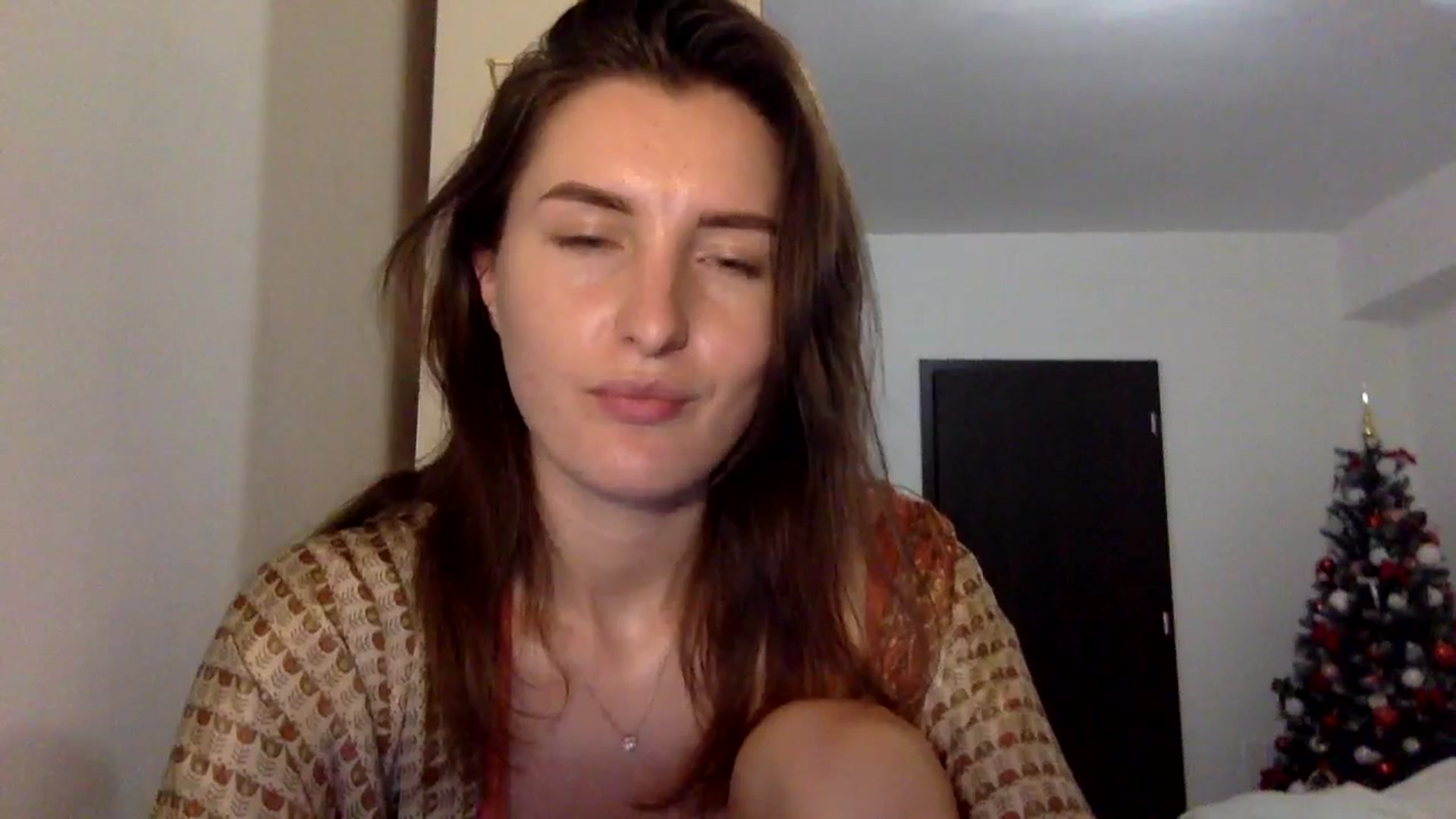 Gallery image thumbnail from EmilyRosier's myfreecams stream on, 12/16/2023, 22:03 image 2 of 20