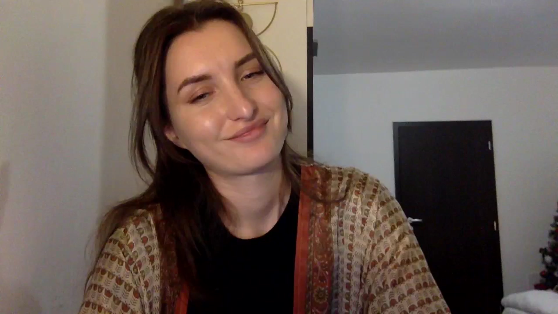 Gallery image thumbnail from EmilyRosier's myfreecams stream on, 12/19/2023, 21:09 image 13 of 20