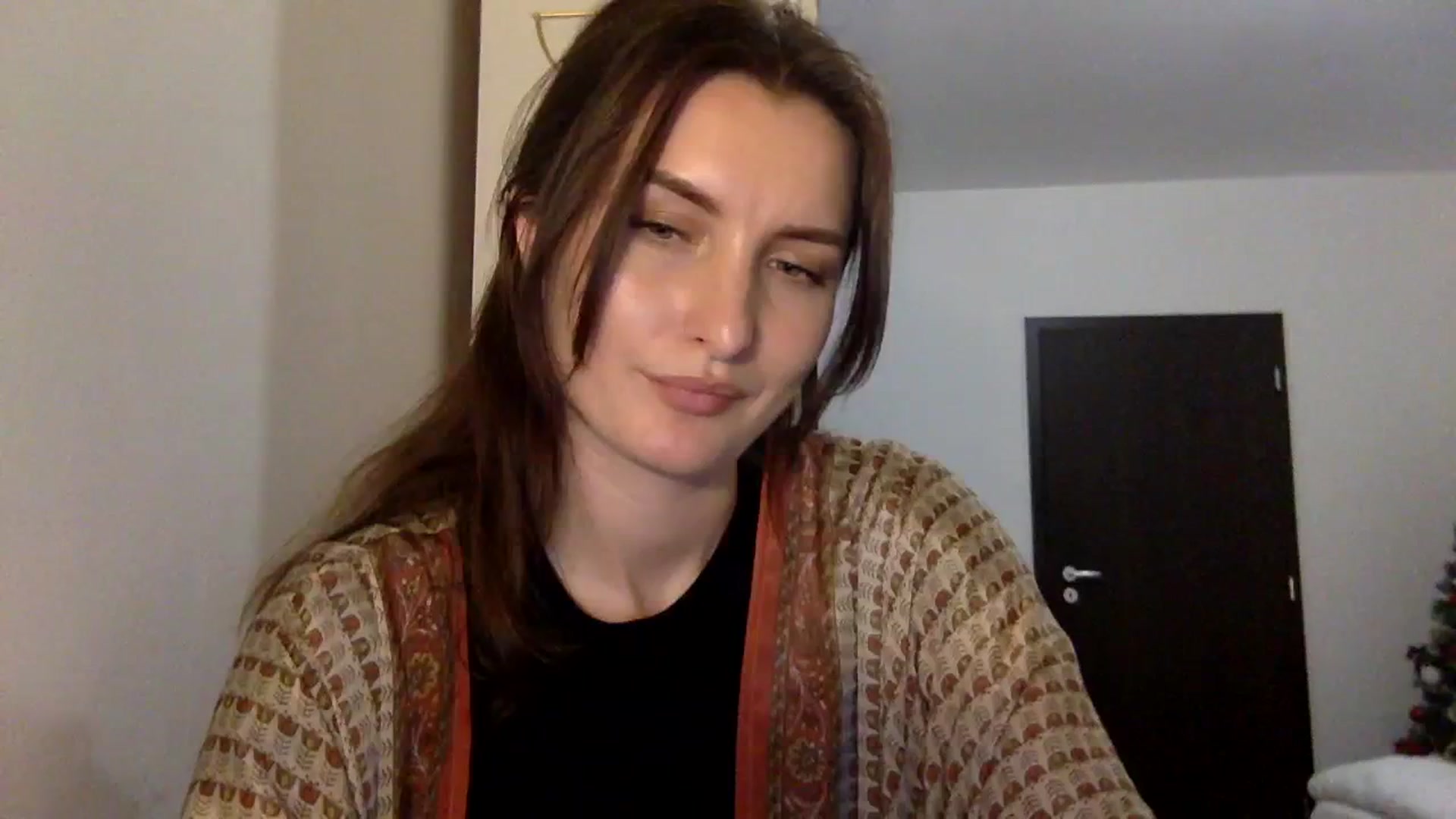 Gallery image thumbnail from EmilyRosier's myfreecams stream on, 12/19/2023, 21:09 image 20 of 20