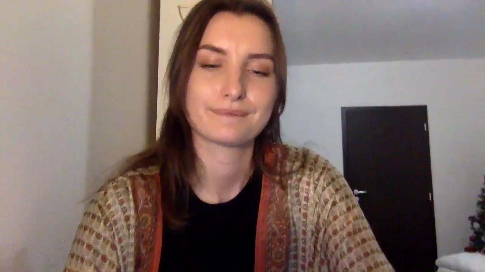 Gallery image thumbnail from EmilyRosier's myfreecams stream on, 12/19/2023, 21:09 image 11 of 20