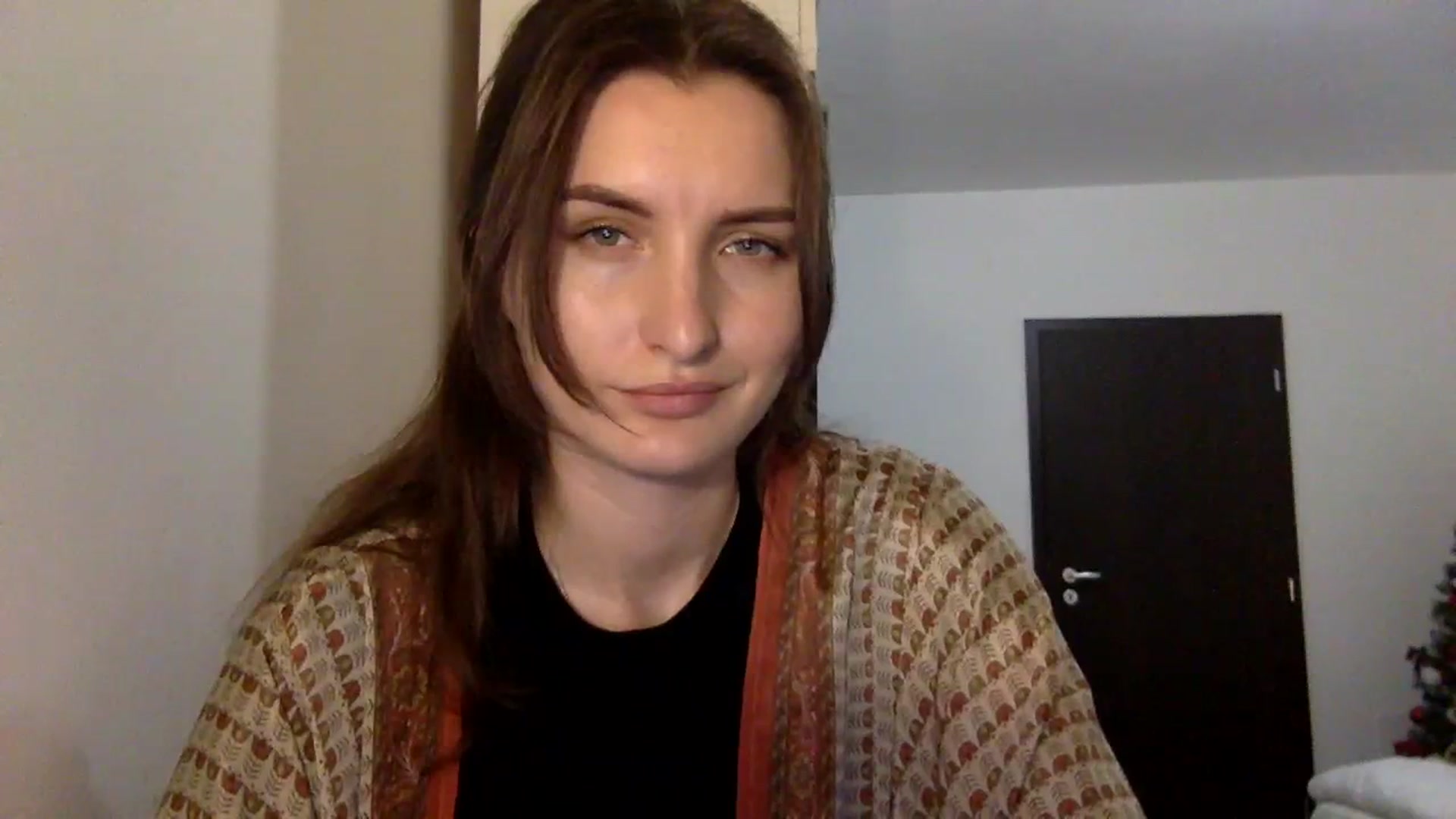 Gallery image thumbnail from EmilyRosier's myfreecams stream on, 12/19/2023, 21:09 image 19 of 20
