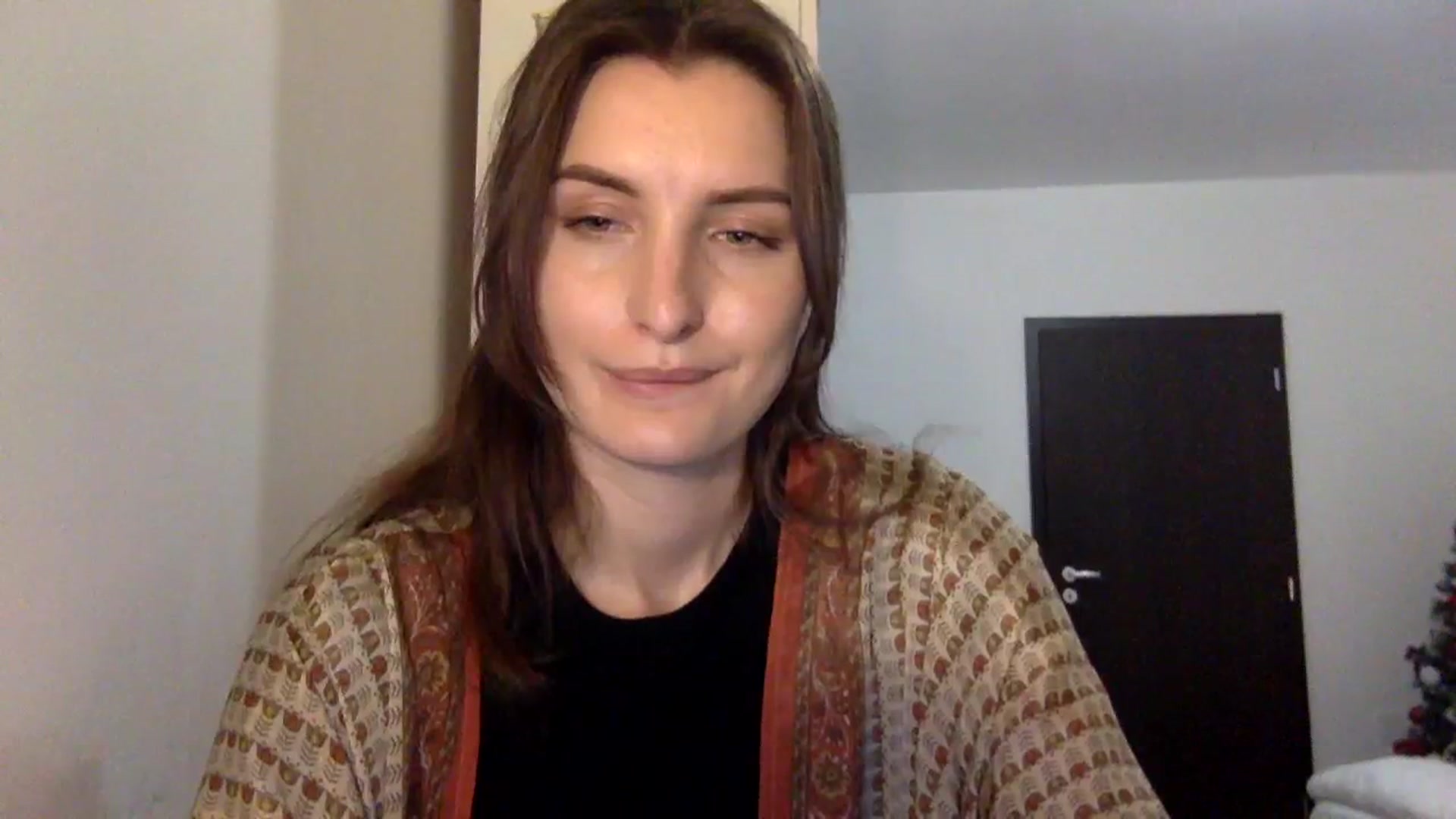 Gallery image thumbnail from EmilyRosier's myfreecams stream on, 12/19/2023, 21:09 image 10 of 20