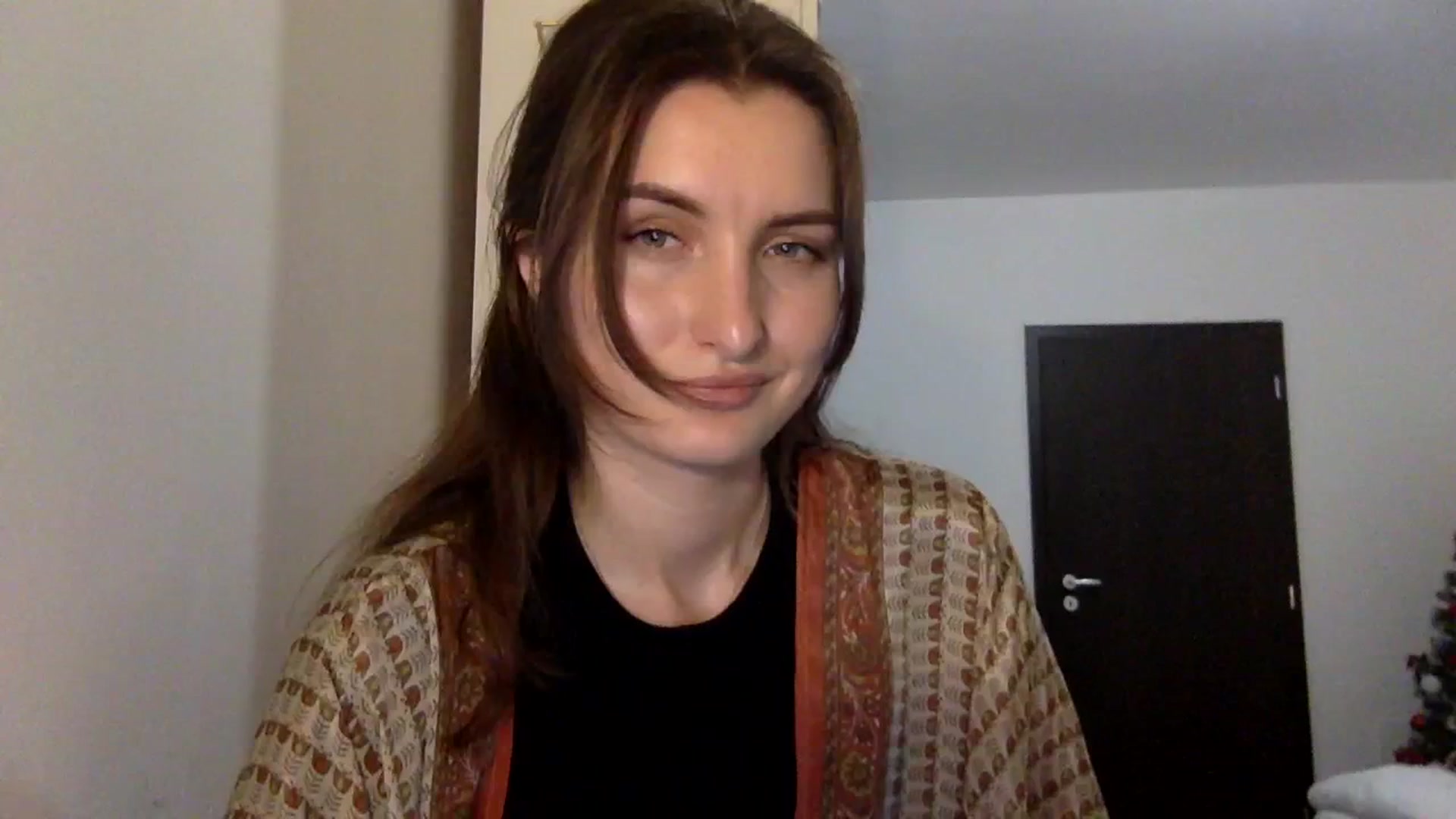 Gallery image thumbnail from EmilyRosier's myfreecams stream on, 12/19/2023, 21:09 image 18 of 20
