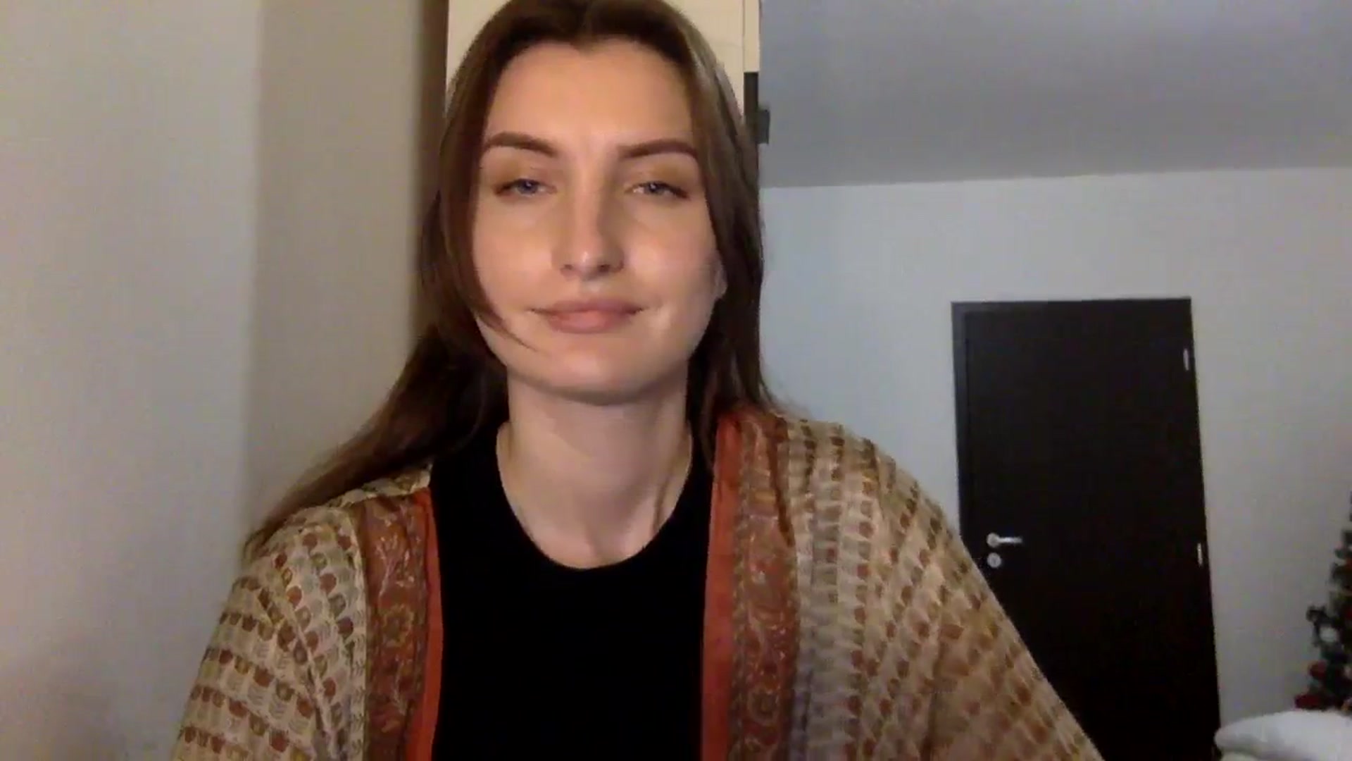 Gallery image thumbnail from EmilyRosier's myfreecams stream on, 12/19/2023, 21:09 image 15 of 20