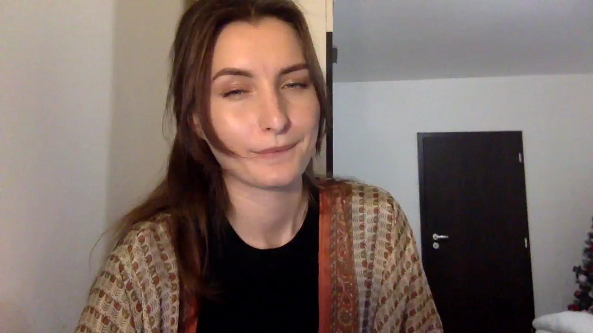 Gallery image thumbnail from EmilyRosier's myfreecams stream on, 12/19/2023, 21:09 image 5 of 20