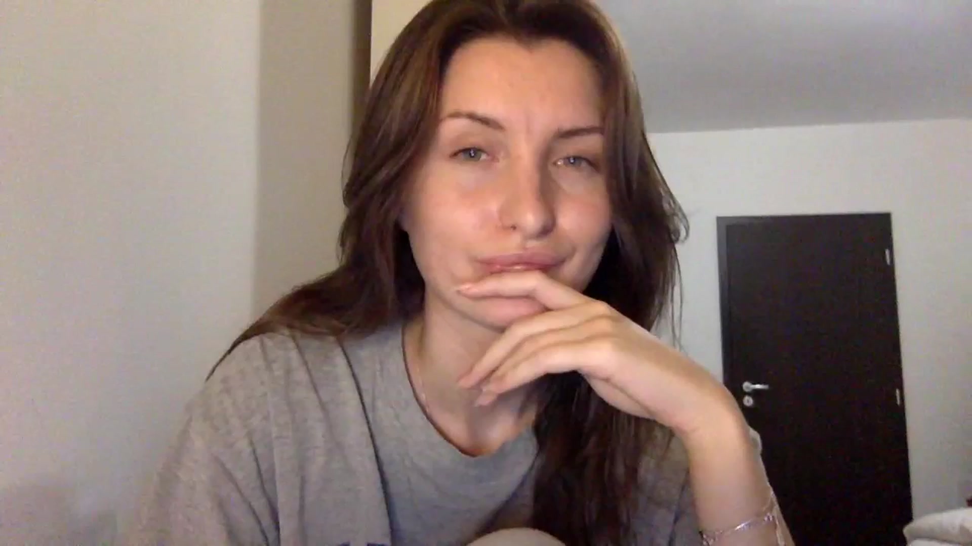 Gallery image thumbnail from EmilyRosier's myfreecams stream on, 12/22/2023, 21:53 image 1 of 20