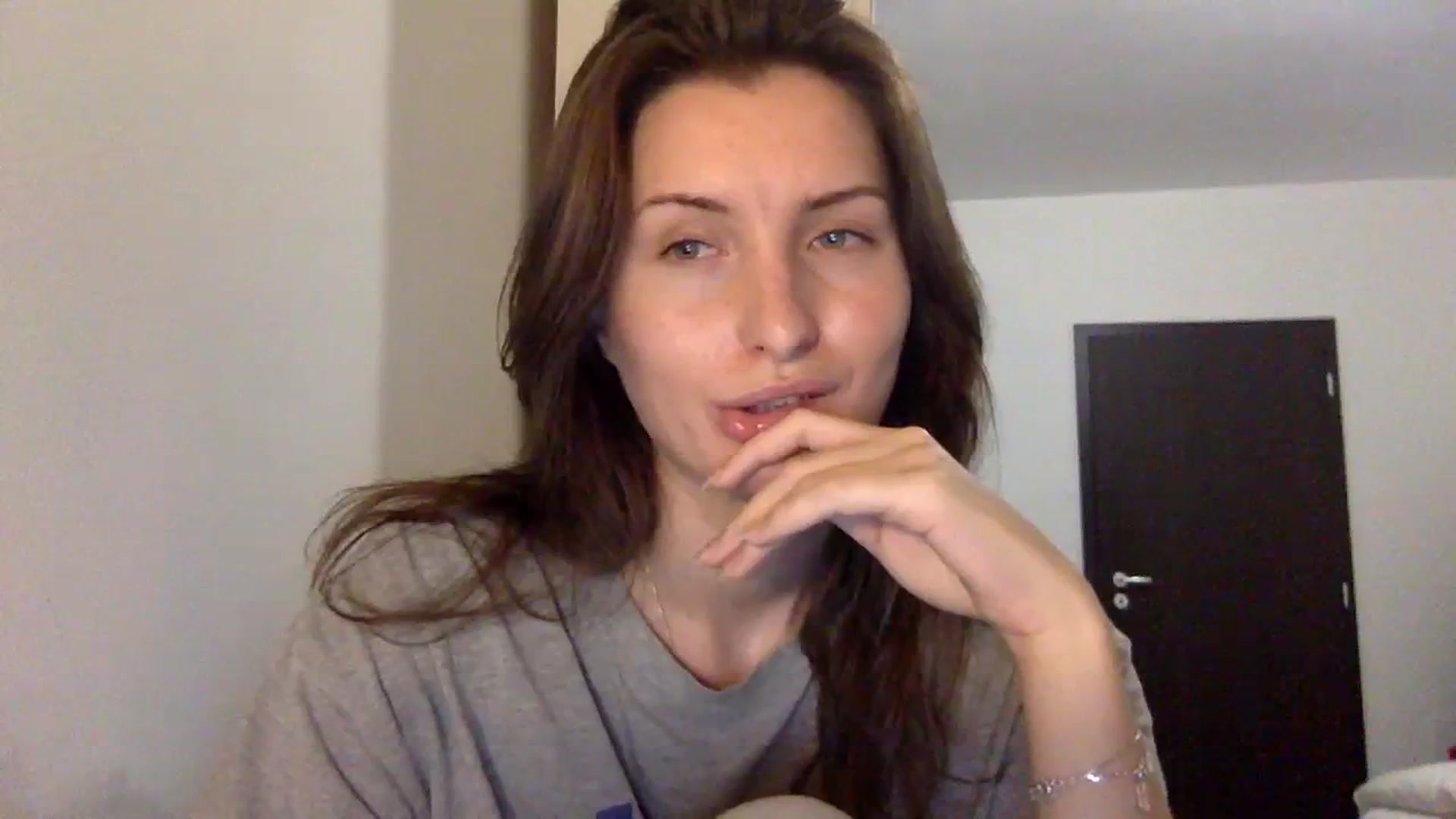 Gallery image thumbnail from EmilyRosier's myfreecams stream on, 12/22/2023, 21:53 image 8 of 20