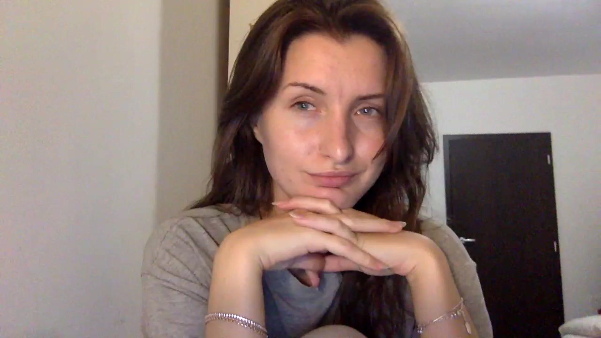 Gallery image thumbnail from EmilyRosier's myfreecams stream on, 12/22/2023, 21:53 image 2 of 20