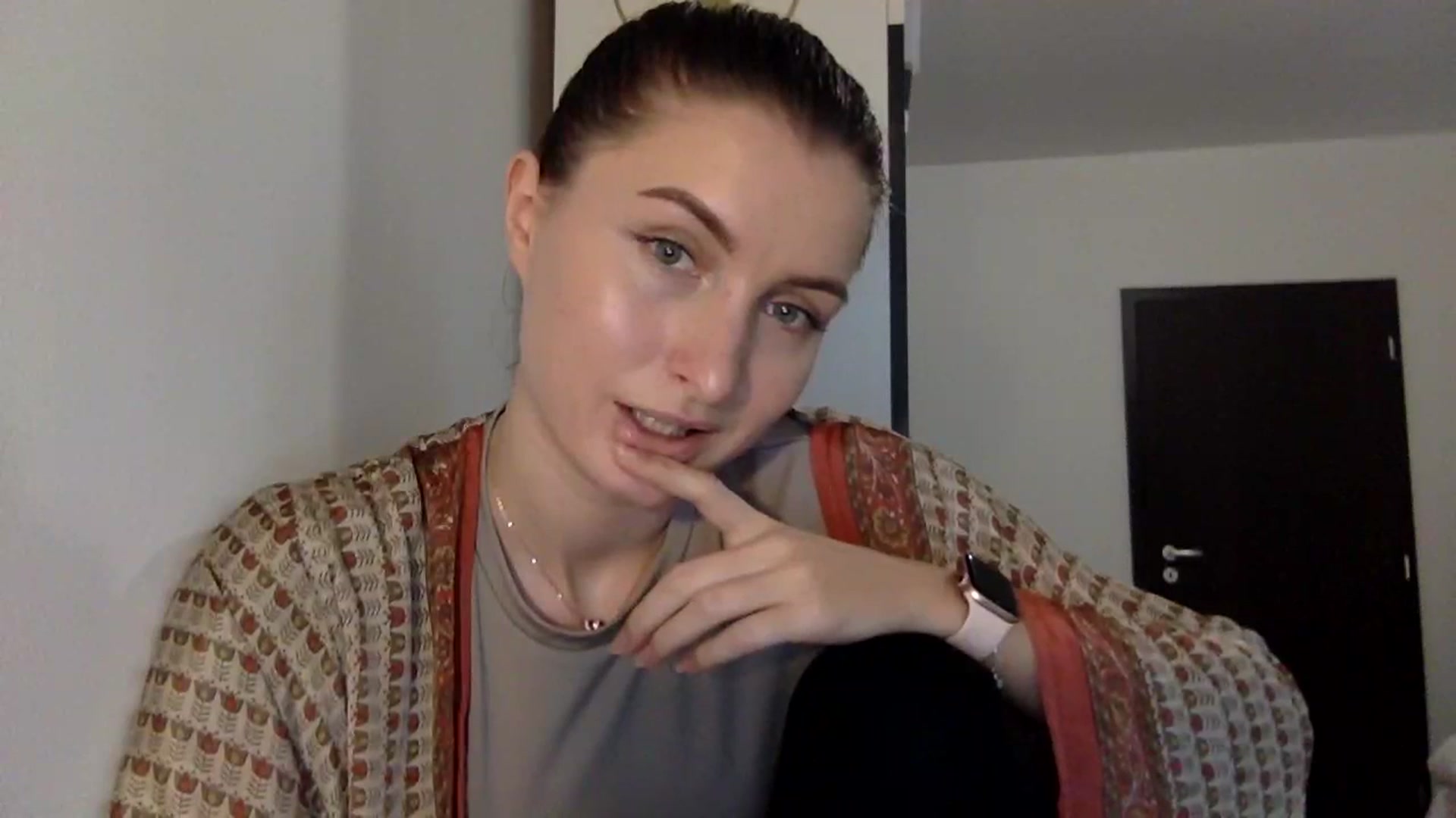 Gallery image thumbnail from EmilyRosier's myfreecams stream on, 01/19/2024, 13:37 image 3 of 20