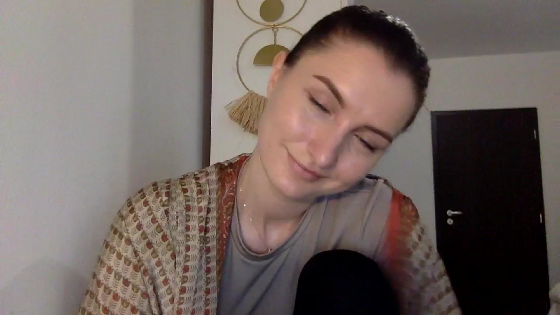 Gallery image thumbnail from EmilyRosier's myfreecams stream on, 01/19/2024, 13:37 image 13 of 20