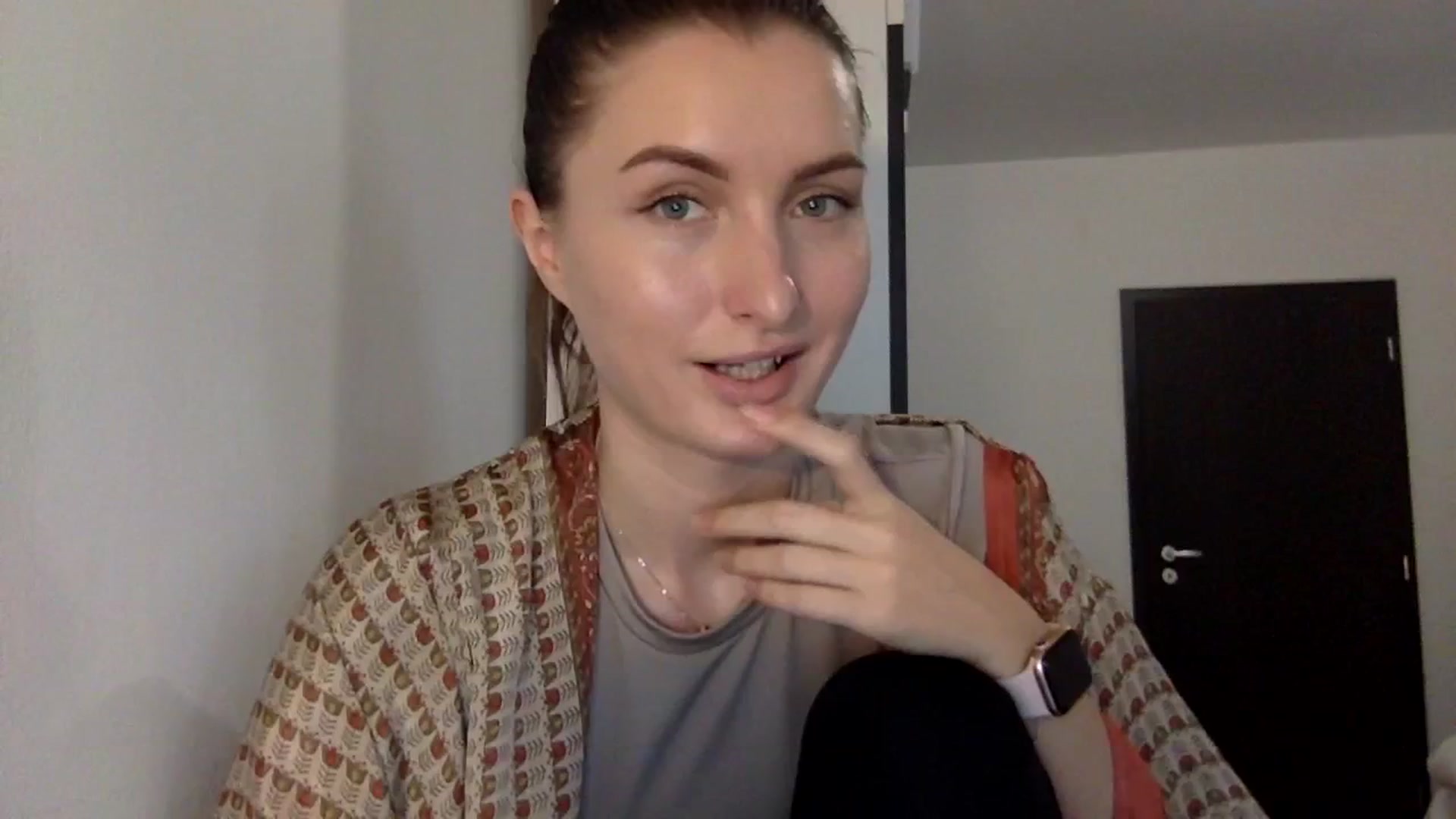 Gallery image thumbnail from EmilyRosier's myfreecams stream on, 01/19/2024, 13:37 image 14 of 20