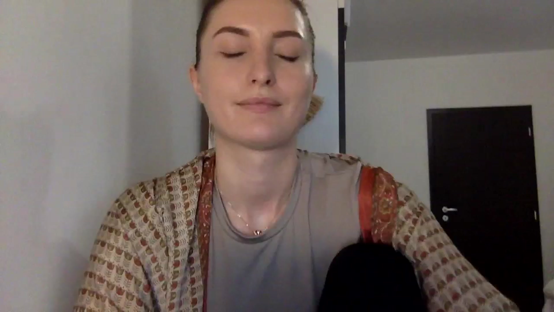 Gallery image thumbnail from EmilyRosier's myfreecams stream on, 01/19/2024, 13:37 image 6 of 20