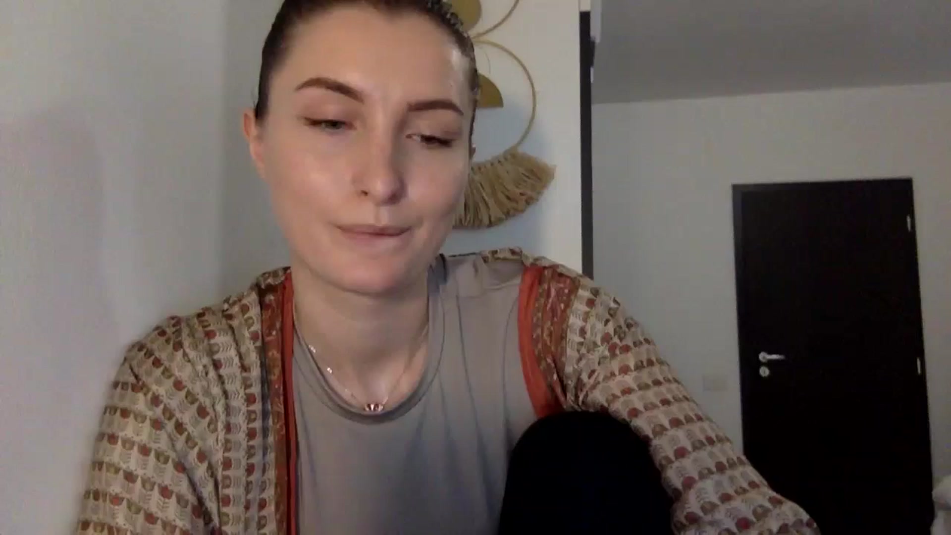 Gallery image thumbnail from EmilyRosier's myfreecams stream on, 01/19/2024, 13:37 image 4 of 20