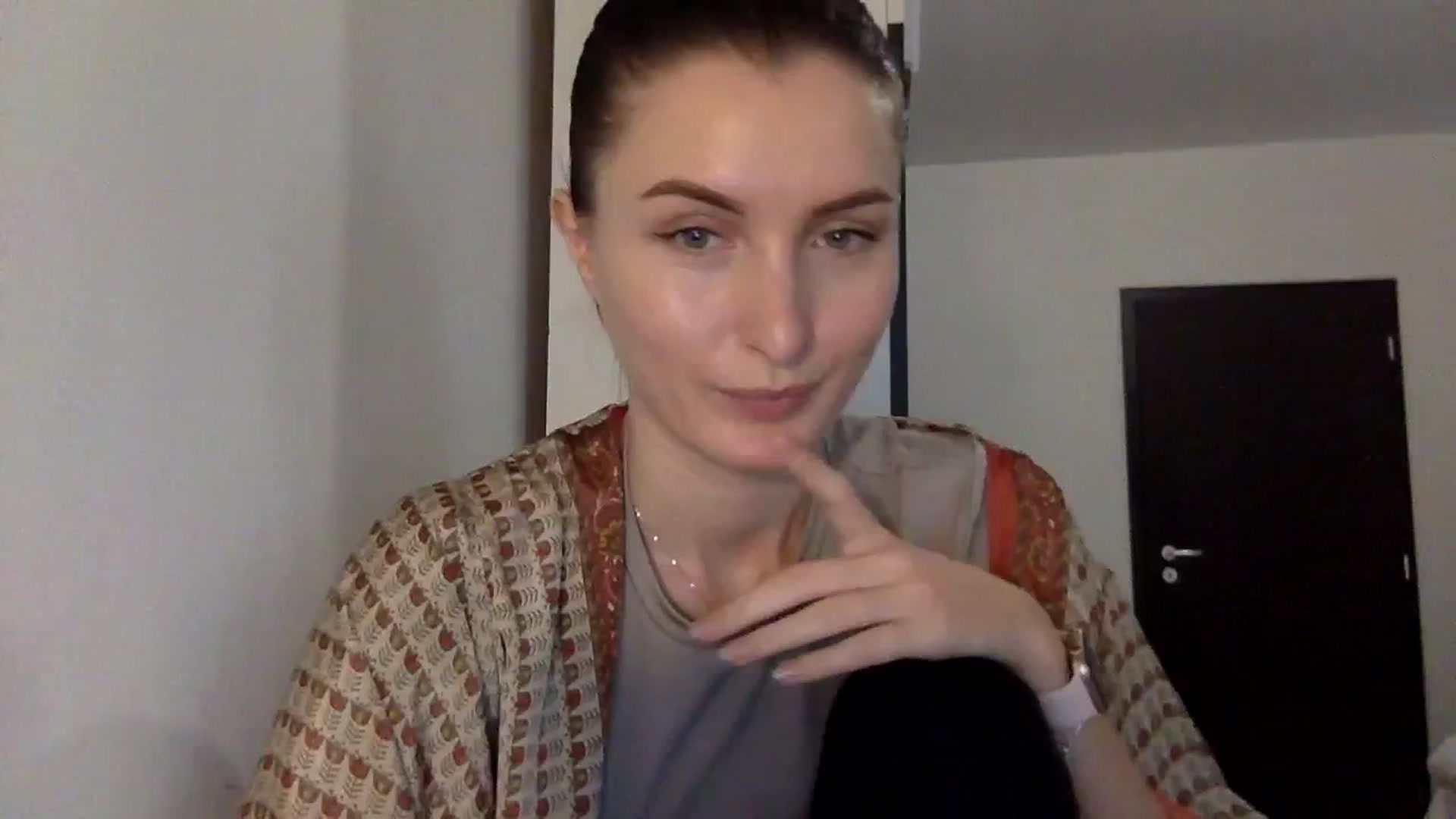 Gallery image thumbnail from EmilyRosier's myfreecams stream on, 01/19/2024, 13:37 image 11 of 20