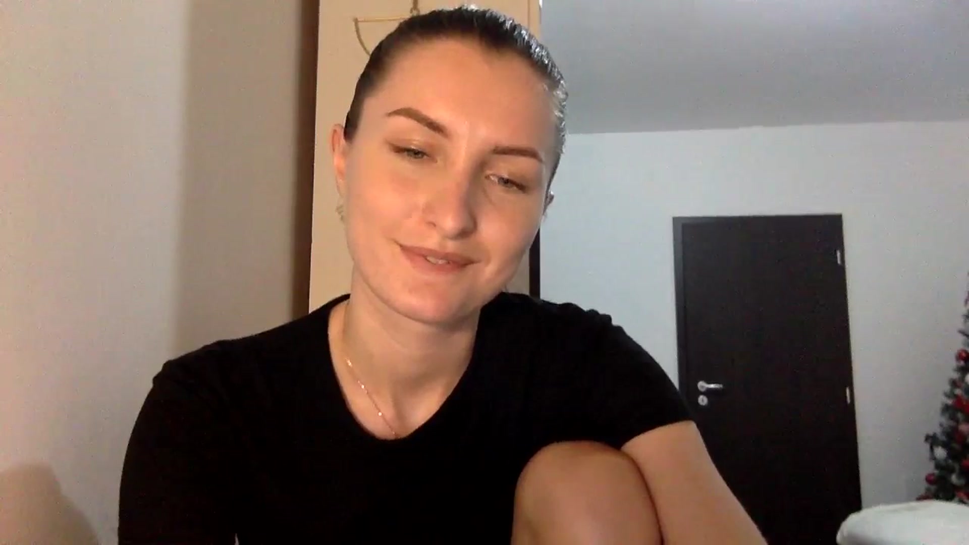 Gallery image thumbnail from EmilyRosier's myfreecams stream on, 02/26/2024, 19:18 image 9 of 20