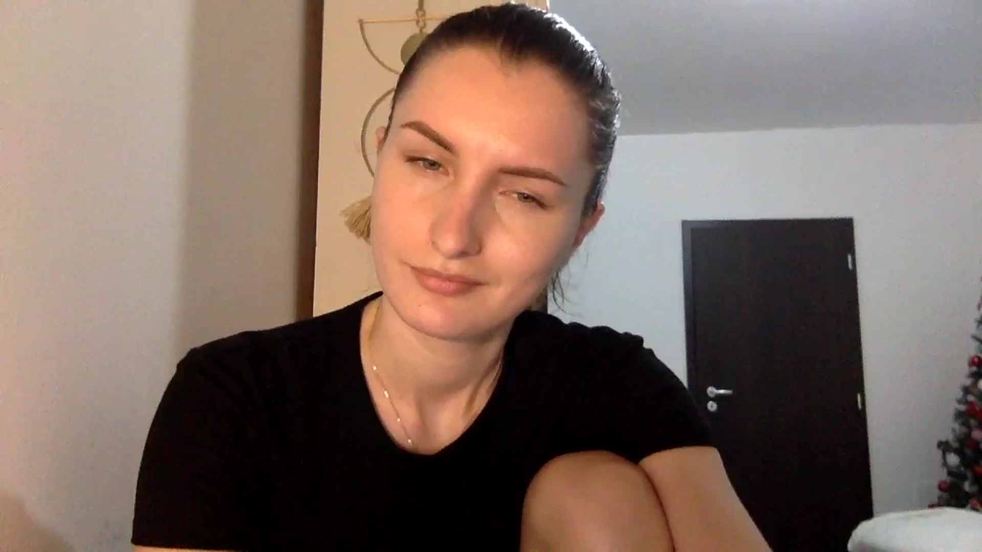 Gallery image thumbnail from EmilyRosier's myfreecams stream on, 02/26/2024, 19:18 image 12 of 20