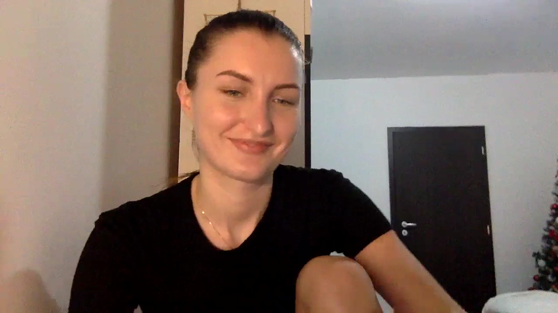 Gallery image thumbnail from EmilyRosier's myfreecams stream on, 02/26/2024, 19:18 image 16 of 20