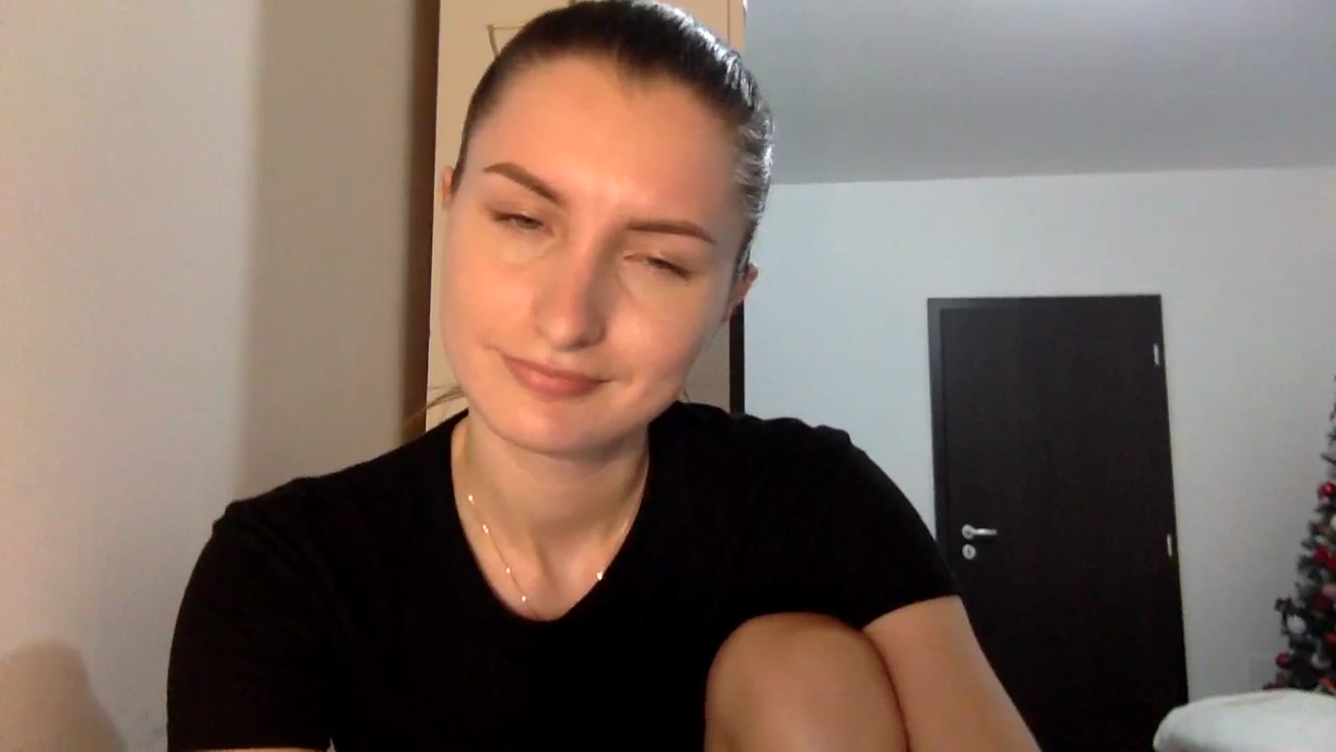Gallery image thumbnail from EmilyRosier's myfreecams stream on, 02/26/2024, 19:18 image 17 of 20