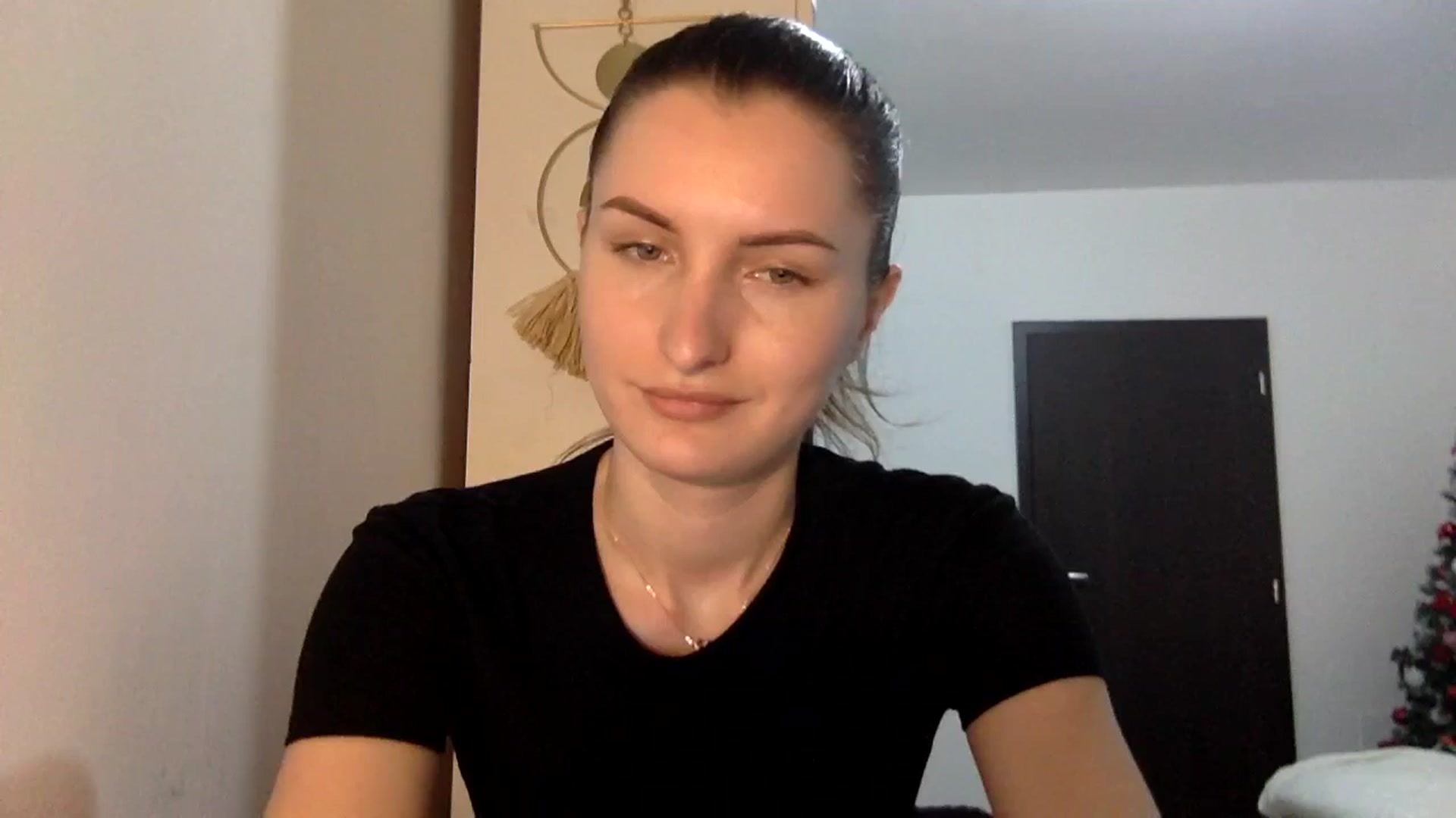 Gallery image thumbnail from EmilyRosier's myfreecams stream on, 02/26/2024, 19:18 image 4 of 20