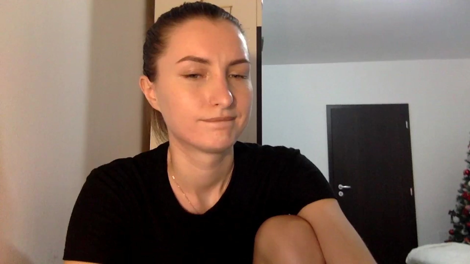 Gallery image thumbnail from EmilyRosier's myfreecams stream on, 02/26/2024, 19:18 image 13 of 20