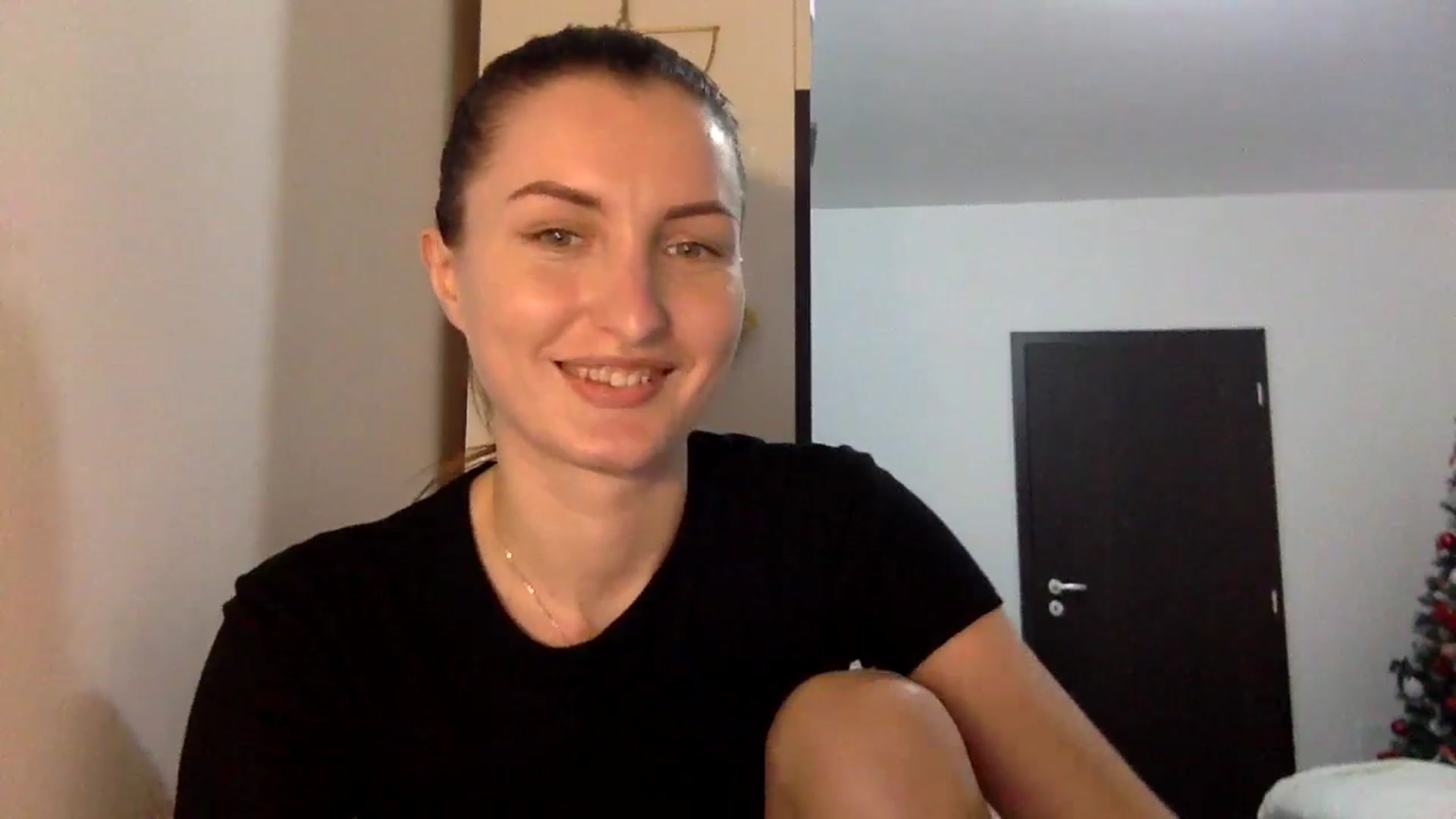 Gallery image thumbnail from EmilyRosier's myfreecams stream on, 02/26/2024, 19:18 image 18 of 20