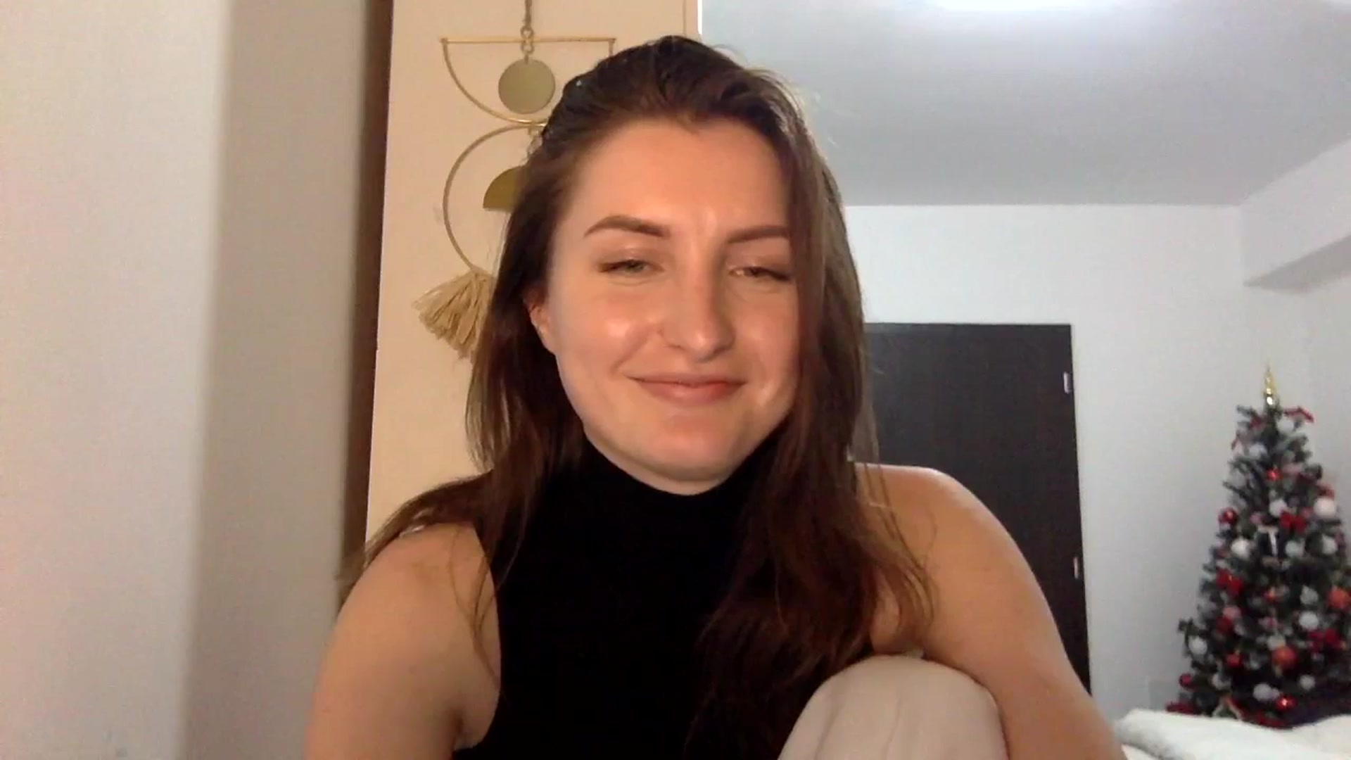 Gallery image thumbnail from EmilyRosier's myfreecams stream on, 03/10/2024, 19:39 image 2 of 20