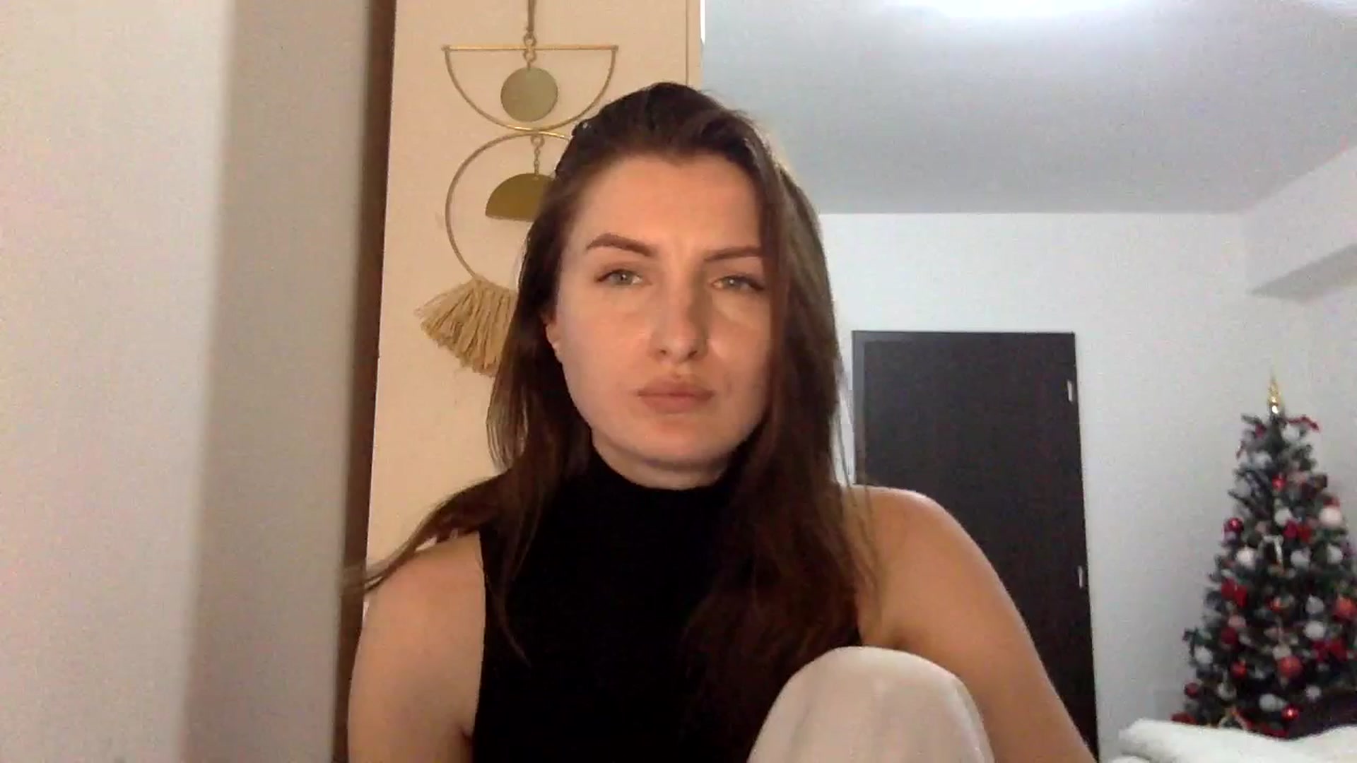 Gallery image thumbnail from EmilyRosier's myfreecams stream on, 03/10/2024, 19:39 image 3 of 20