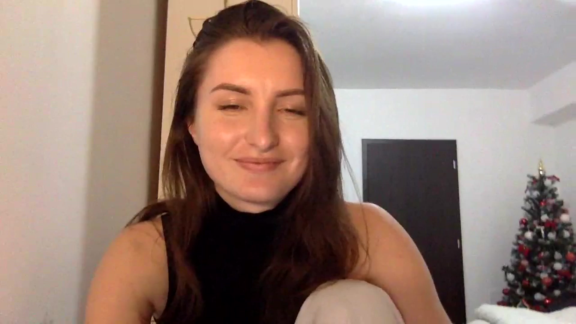 Gallery image thumbnail from EmilyRosier's myfreecams stream on, 03/10/2024, 19:39 image 7 of 20