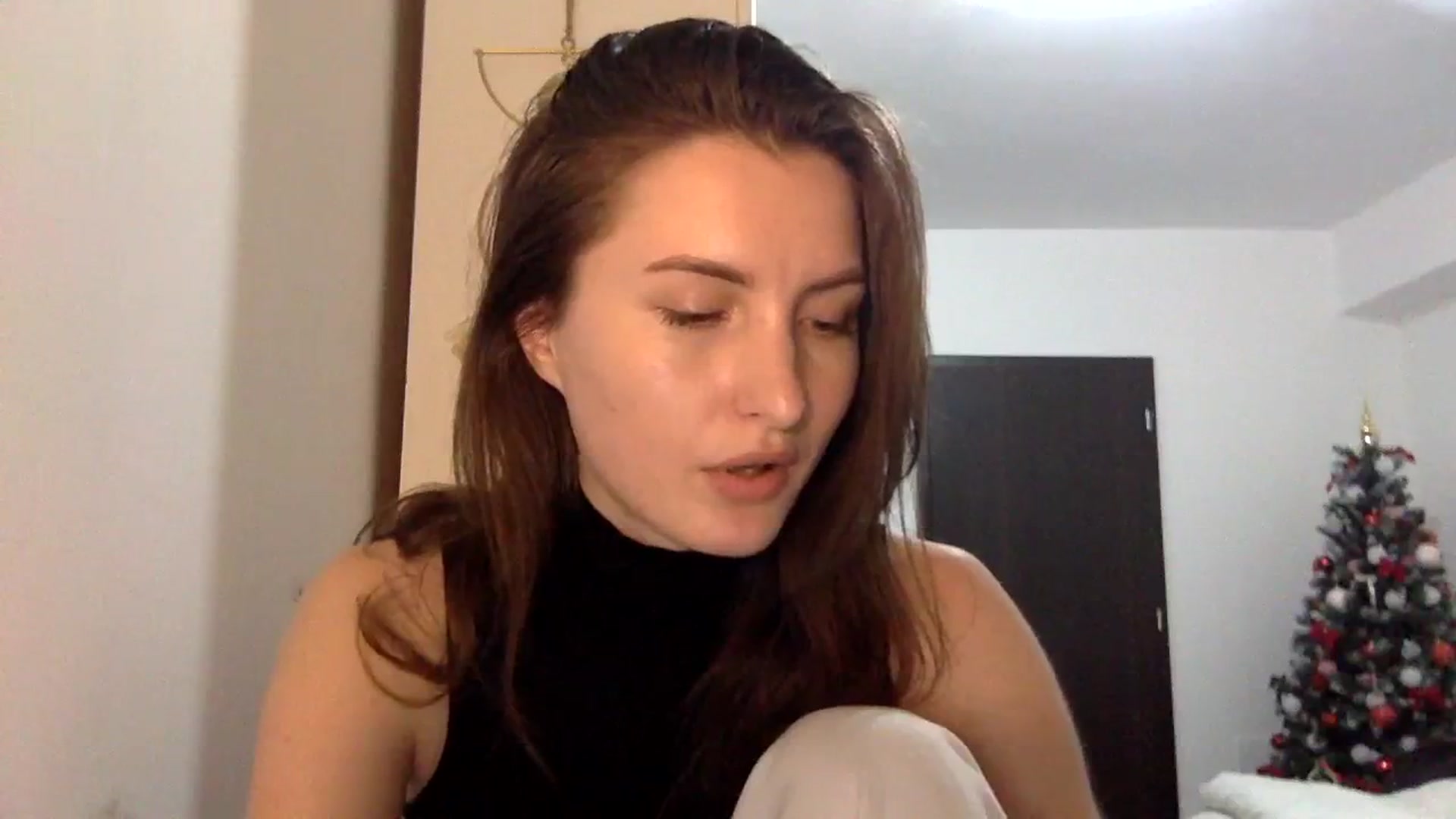 Gallery image thumbnail from EmilyRosier's myfreecams stream on, 03/10/2024, 19:39 image 4 of 20