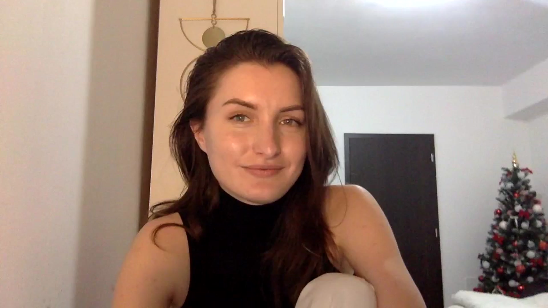 Gallery image thumbnail from EmilyRosier's myfreecams stream on, 03/10/2024, 19:39 image 19 of 20