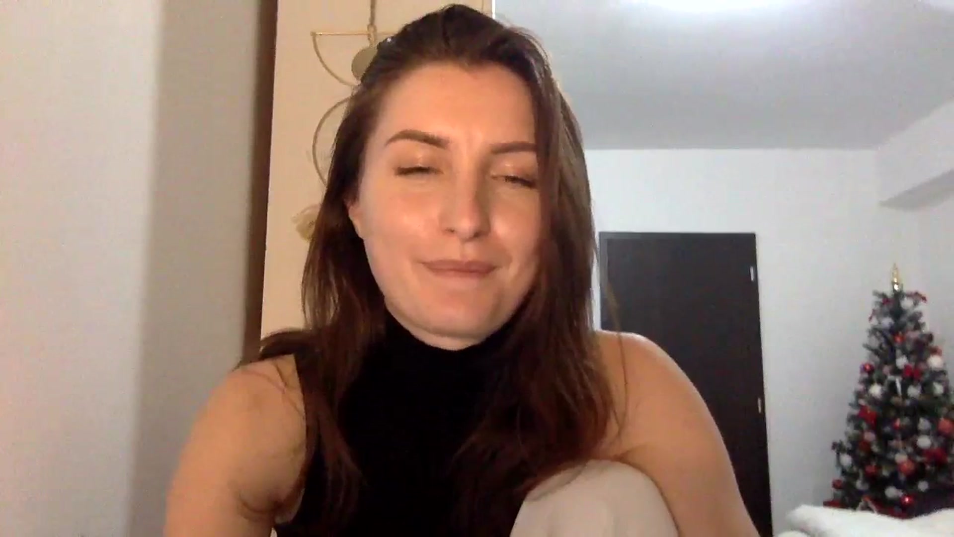 Gallery image thumbnail from EmilyRosier's myfreecams stream on, 03/10/2024, 19:39 image 6 of 20