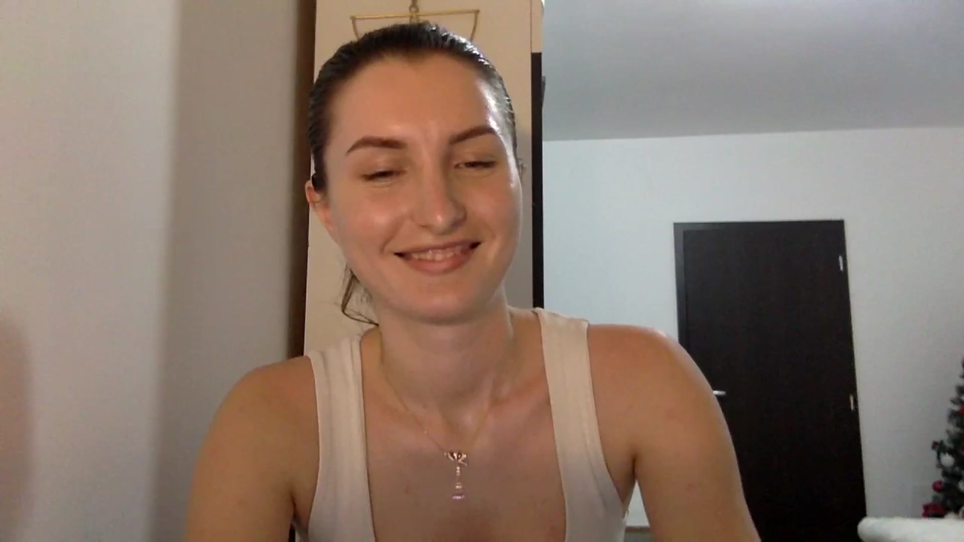 Gallery image thumbnail from EmilyRosier's myfreecams stream on, 03/12/2024, 20:59 image 12 of 20