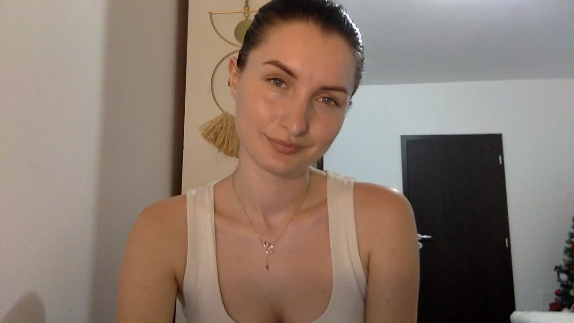 Gallery image thumbnail from EmilyRosier's myfreecams stream on, 03/12/2024, 20:59 image 16 of 20