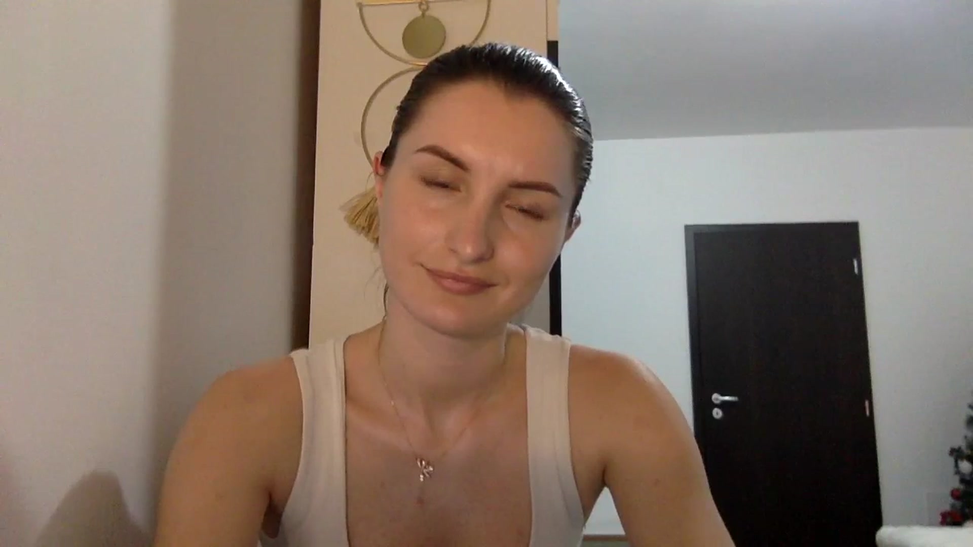 Gallery image thumbnail from EmilyRosier's myfreecams stream on, 03/12/2024, 20:59 image 5 of 20