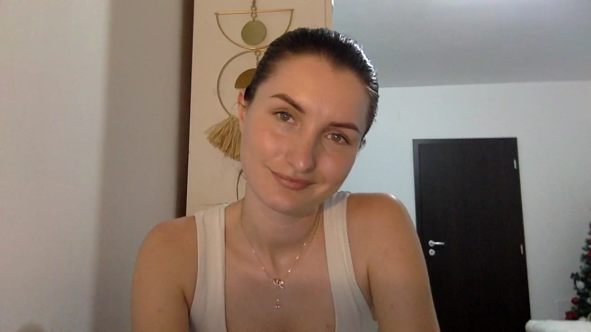 Gallery image thumbnail from EmilyRosier's myfreecams stream on, 03/12/2024, 20:59 image 11 of 20