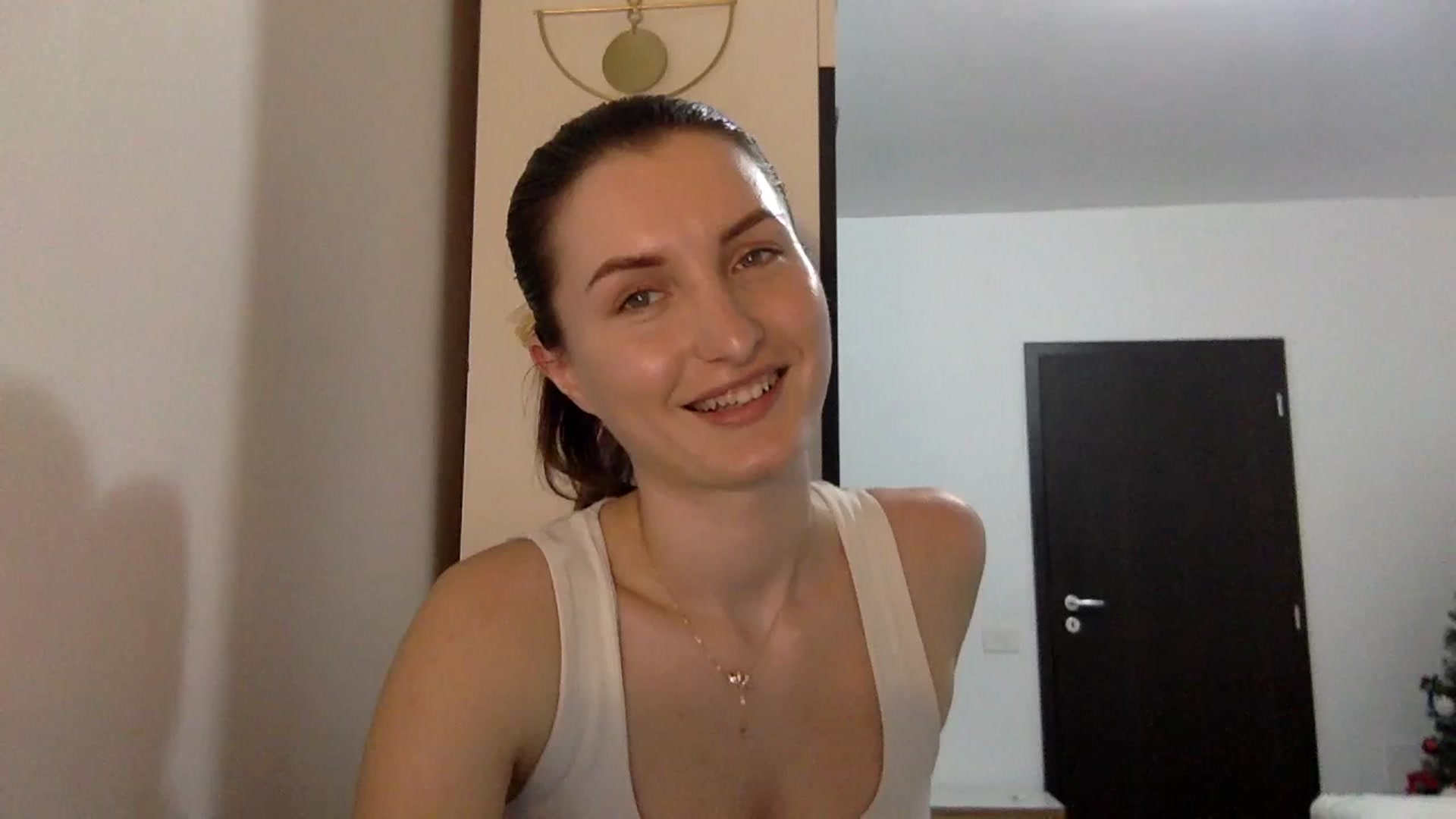 Gallery image thumbnail from EmilyRosier's myfreecams stream on, 03/12/2024, 20:59 image 4 of 20