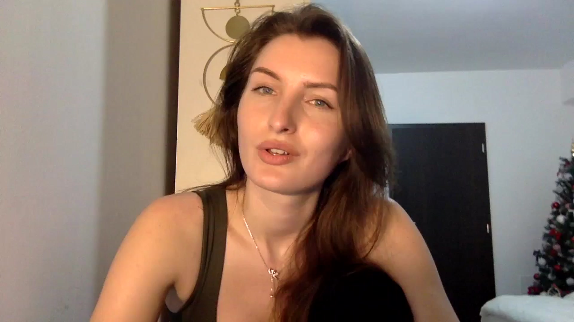 Gallery image thumbnail from EmilyRosier's myfreecams stream on, 03/27/2024, 22:40 image 4 of 20