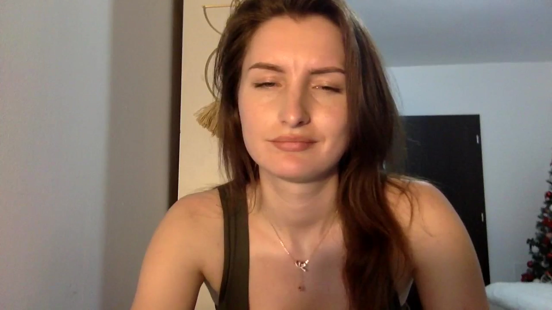 Gallery image thumbnail from EmilyRosier's myfreecams stream on, 03/27/2024, 22:40 image 11 of 20