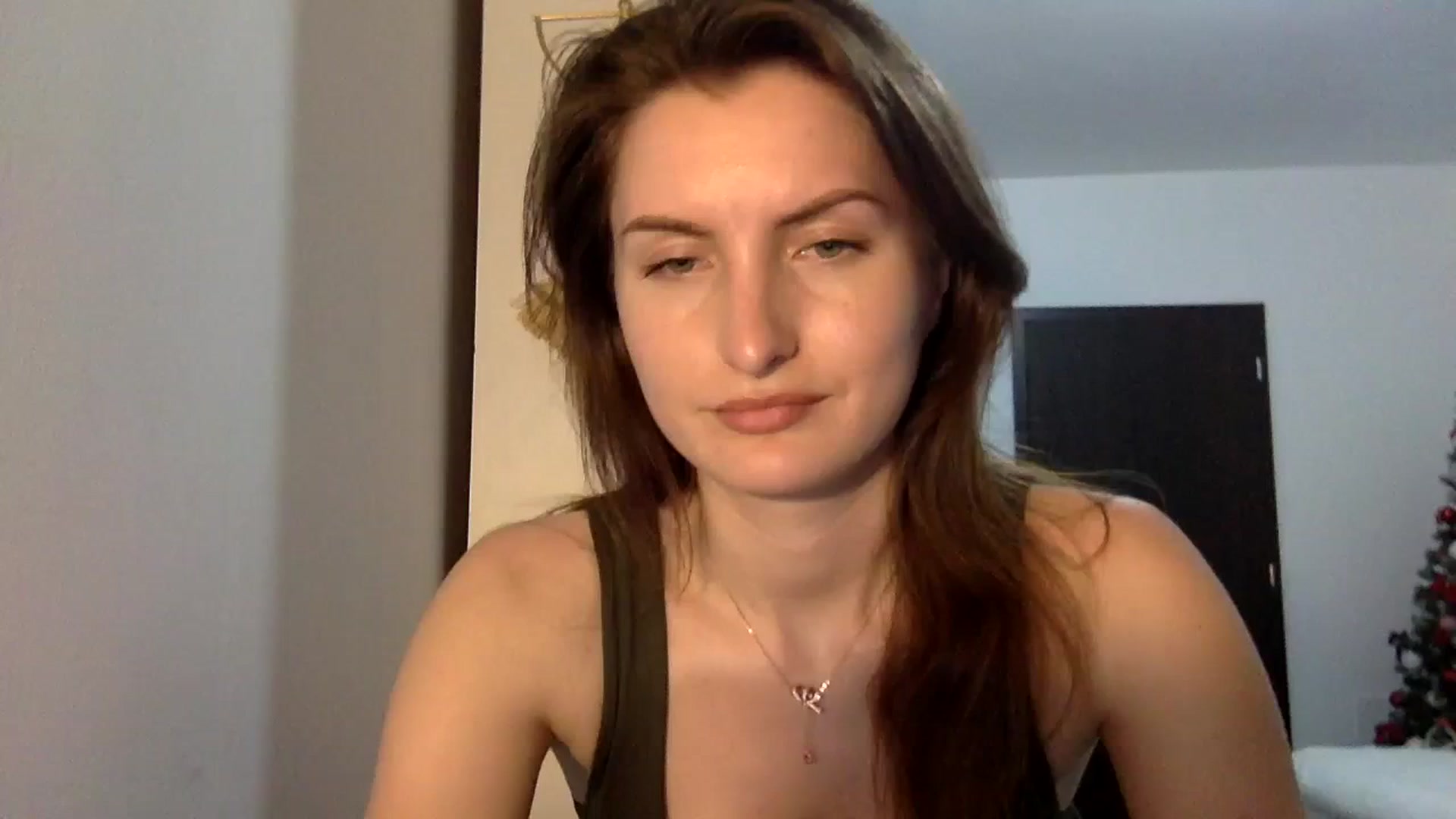 Gallery image thumbnail from EmilyRosier's myfreecams stream on, 03/27/2024, 22:40 image 12 of 20