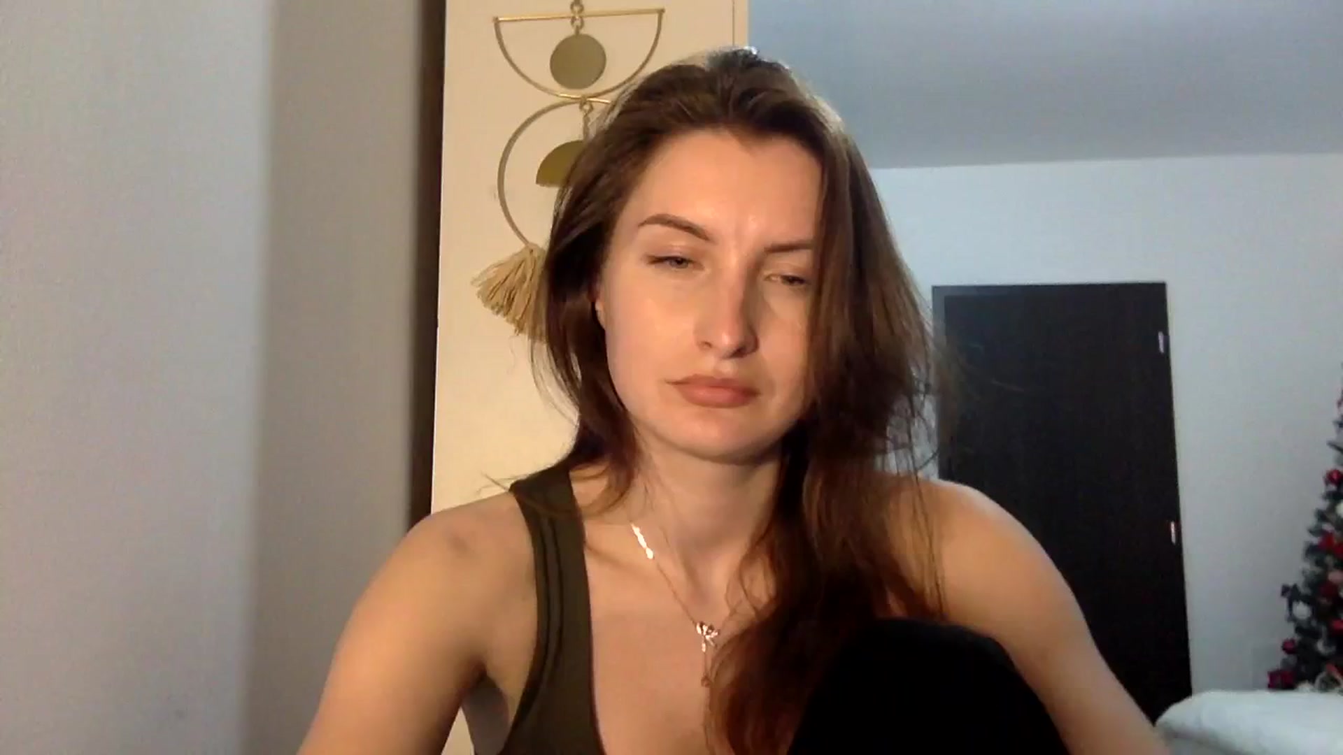 Gallery image thumbnail from EmilyRosier's myfreecams stream on, 03/27/2024, 22:40 image 6 of 20