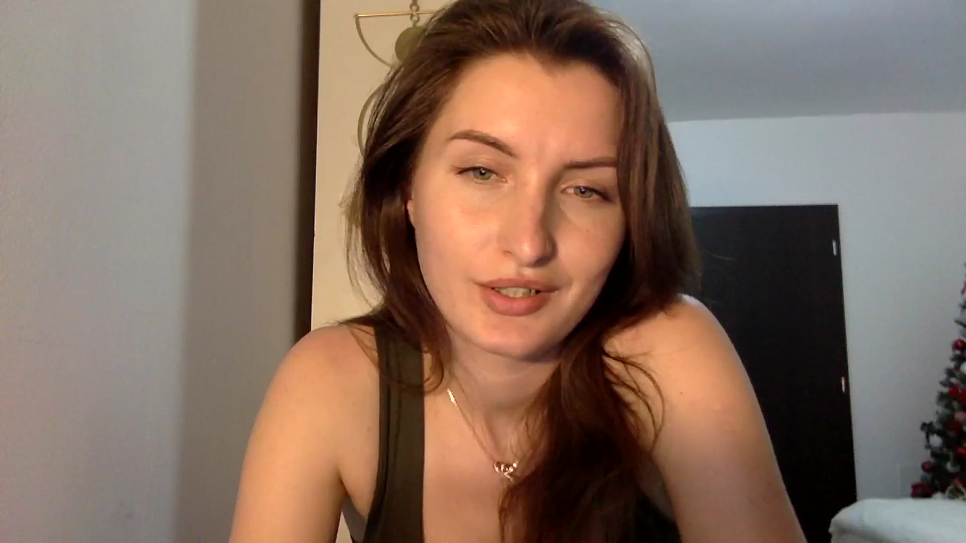 Gallery image thumbnail from EmilyRosier's myfreecams stream on, 03/27/2024, 22:40 image 7 of 20