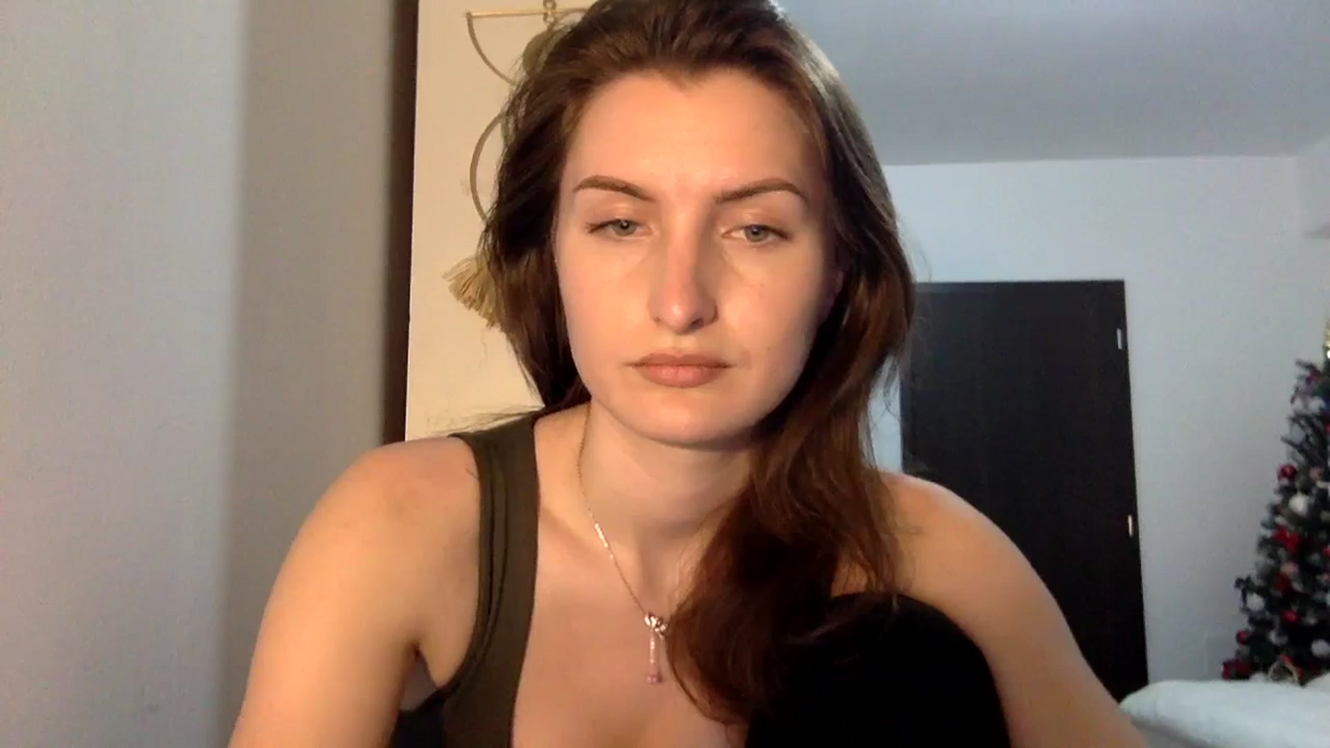 Gallery image thumbnail from EmilyRosier's myfreecams stream on, 03/27/2024, 22:40 image 2 of 20