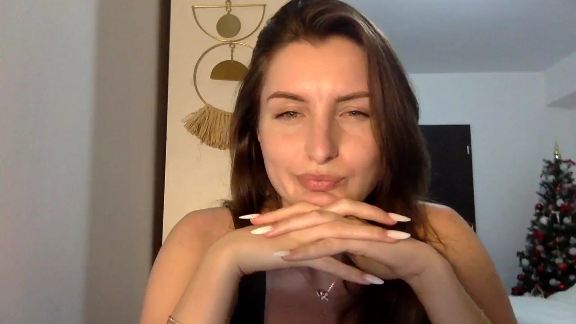 Gallery image thumbnail from EmilyRosier's myfreecams stream on, 03/27/2024, 22:40 image 18 of 20