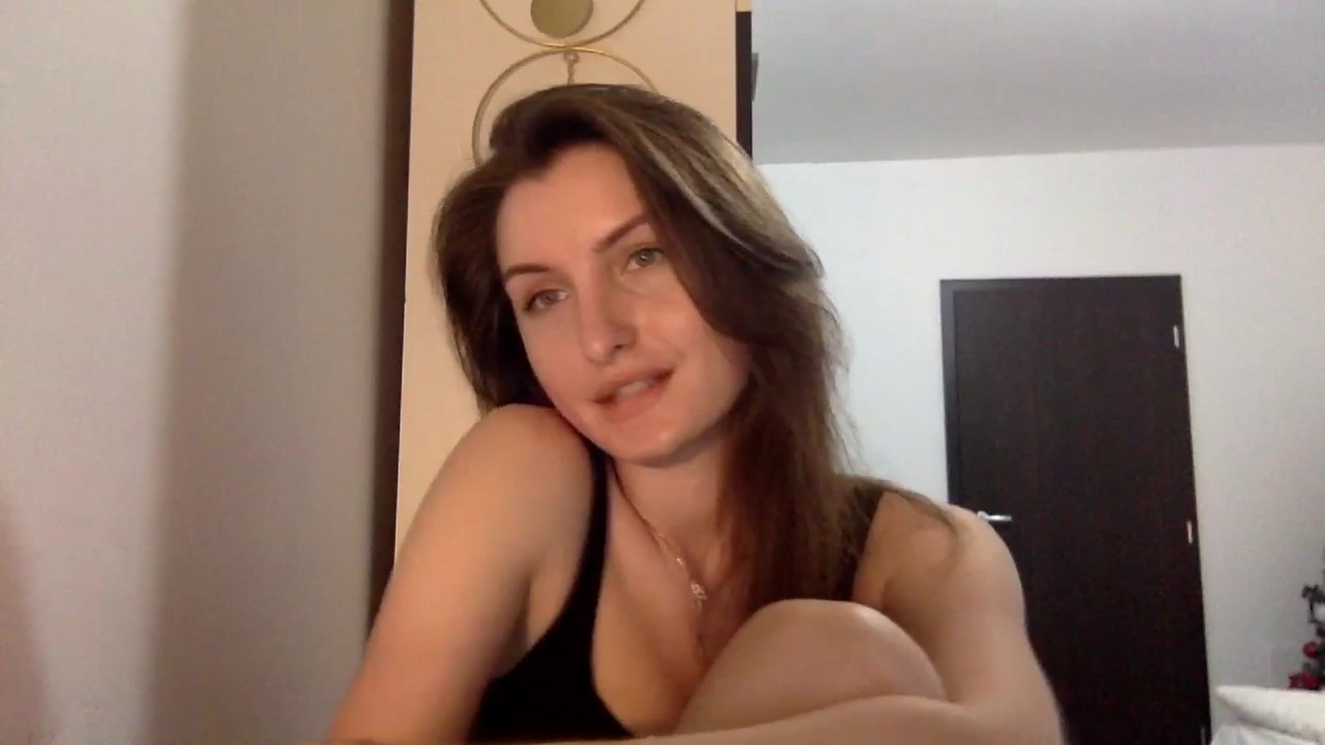 Gallery image thumbnail from EmilyRosier's myfreecams stream on, 03/30/2024, 21:32 image 8 of 20