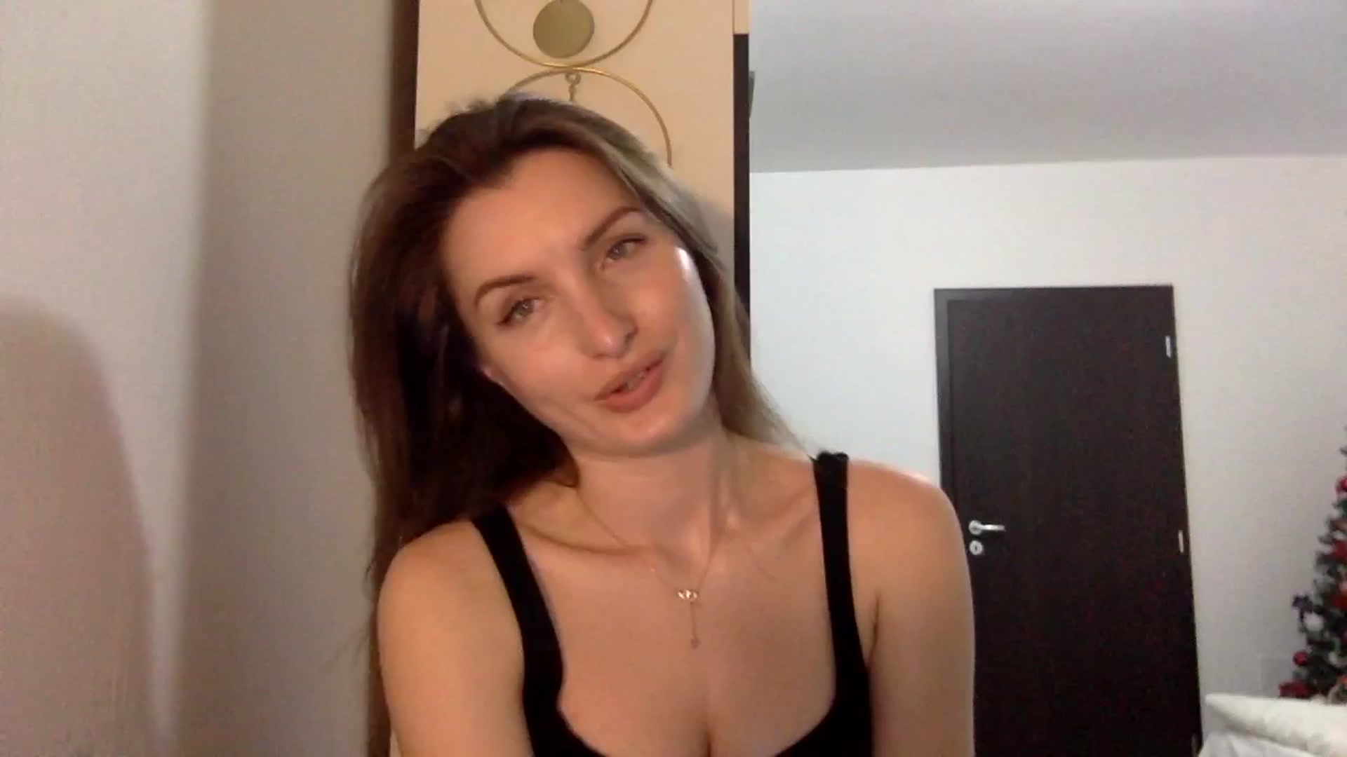 Gallery image thumbnail from EmilyRosier's myfreecams stream on, 03/30/2024, 21:32 image 3 of 20