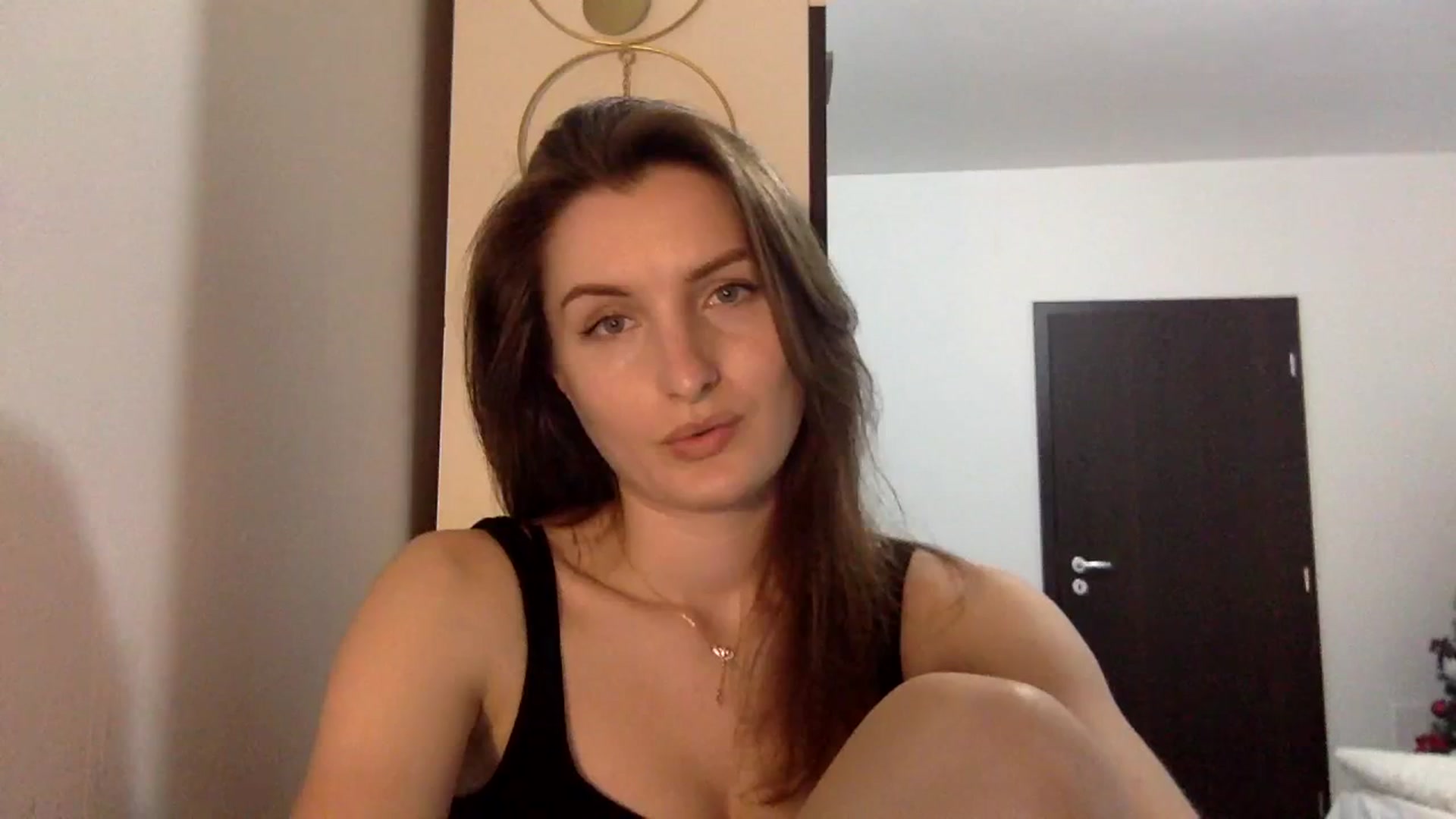 Gallery image thumbnail from EmilyRosier's myfreecams stream on, 03/30/2024, 21:32 image 9 of 20