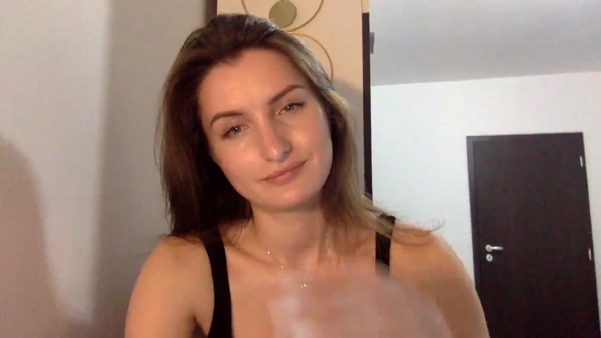 Gallery image thumbnail from EmilyRosier's myfreecams stream on, 03/30/2024, 22:48 image 14 of 20