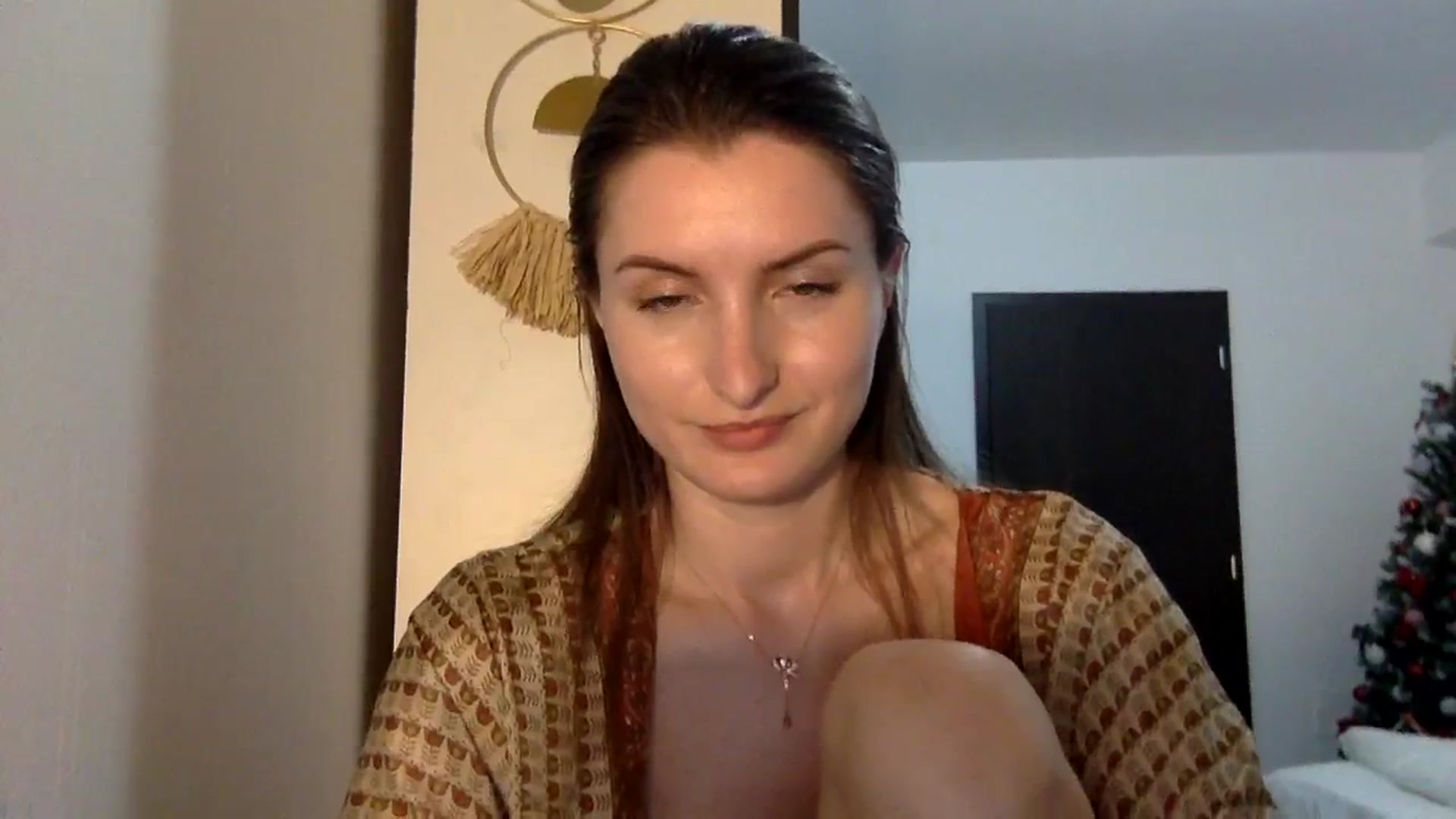 Gallery image thumbnail from EmilyRosier's myfreecams stream on, 03/31/2024, 21:33 image 16 of 20