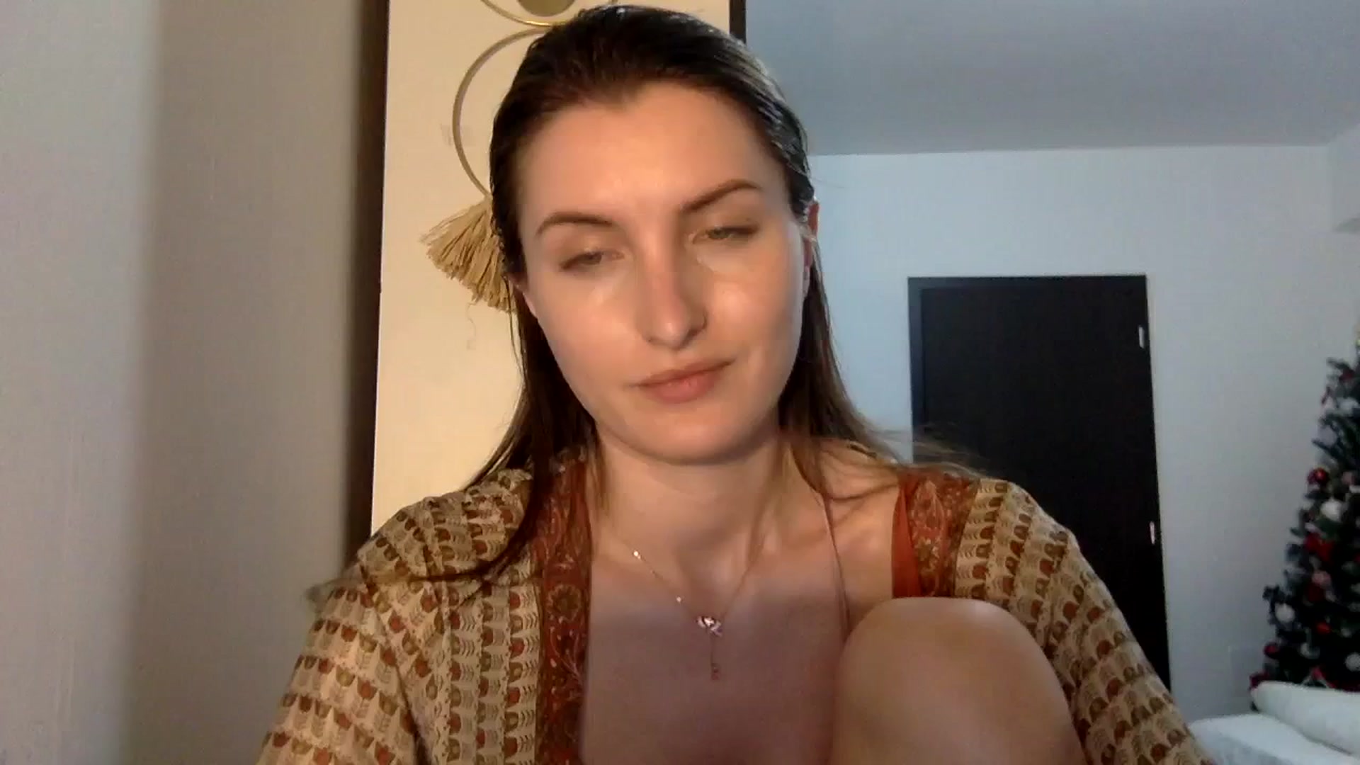 Gallery image thumbnail from EmilyRosier's myfreecams stream on, 03/31/2024, 21:33 image 1 of 20