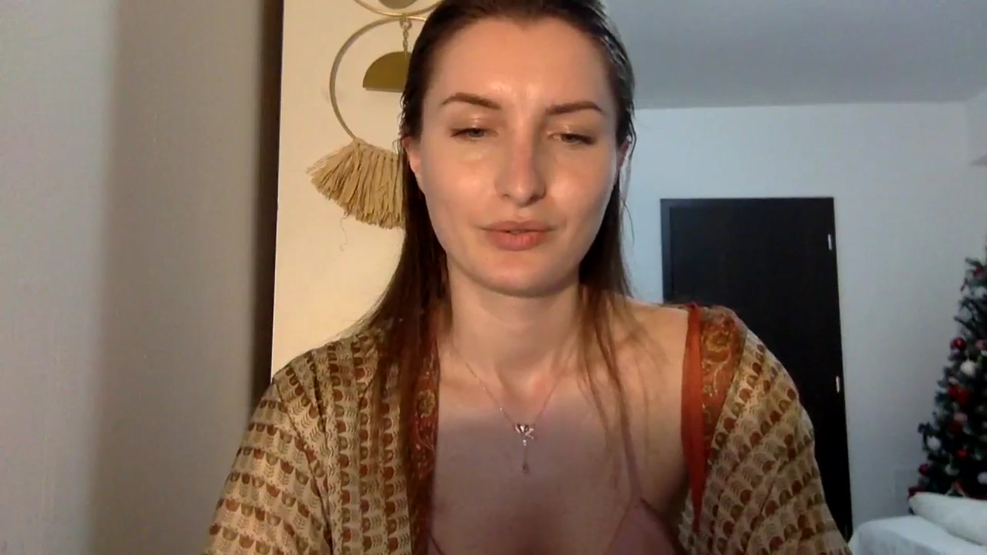 Gallery image thumbnail from EmilyRosier's myfreecams stream on, 03/31/2024, 21:33 image 19 of 20